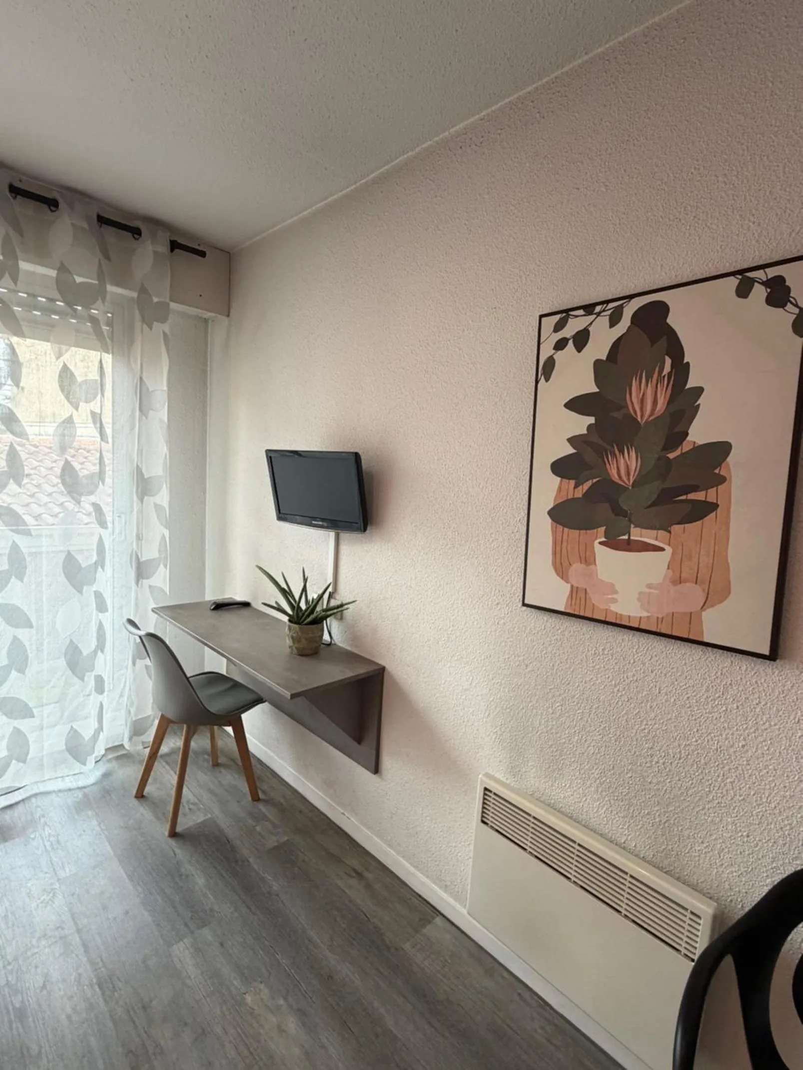 Bedroom in Hotel Bains Sarrailh