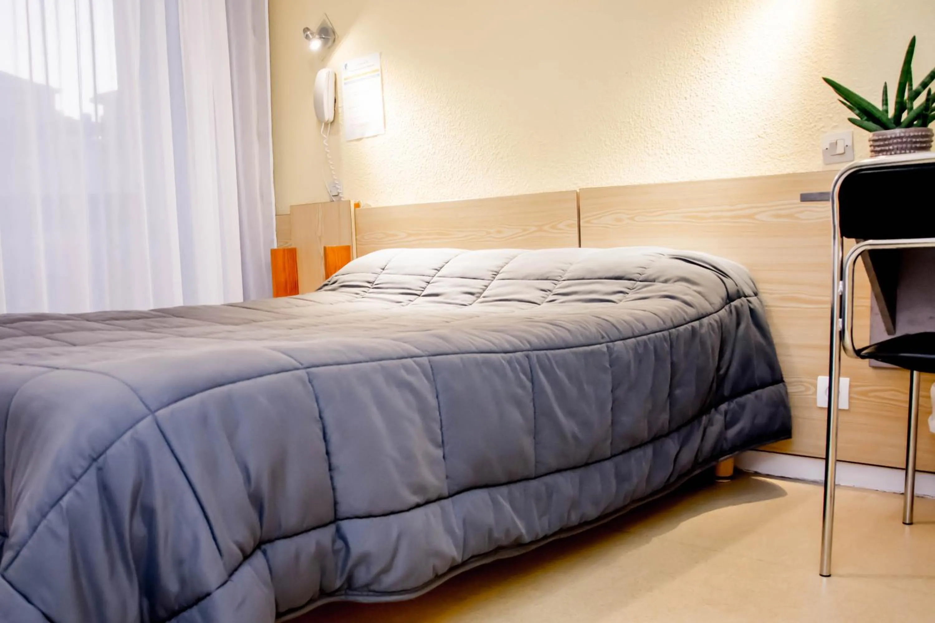 Bedroom in Hotel Bains Sarrailh