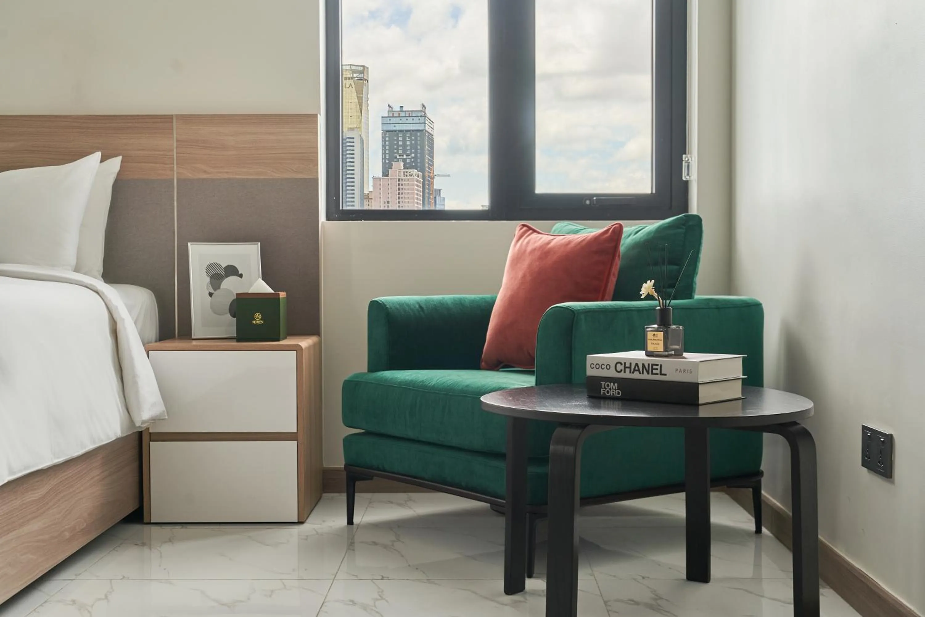 Seating area, Bed in Noden2 Hotel & Apartment