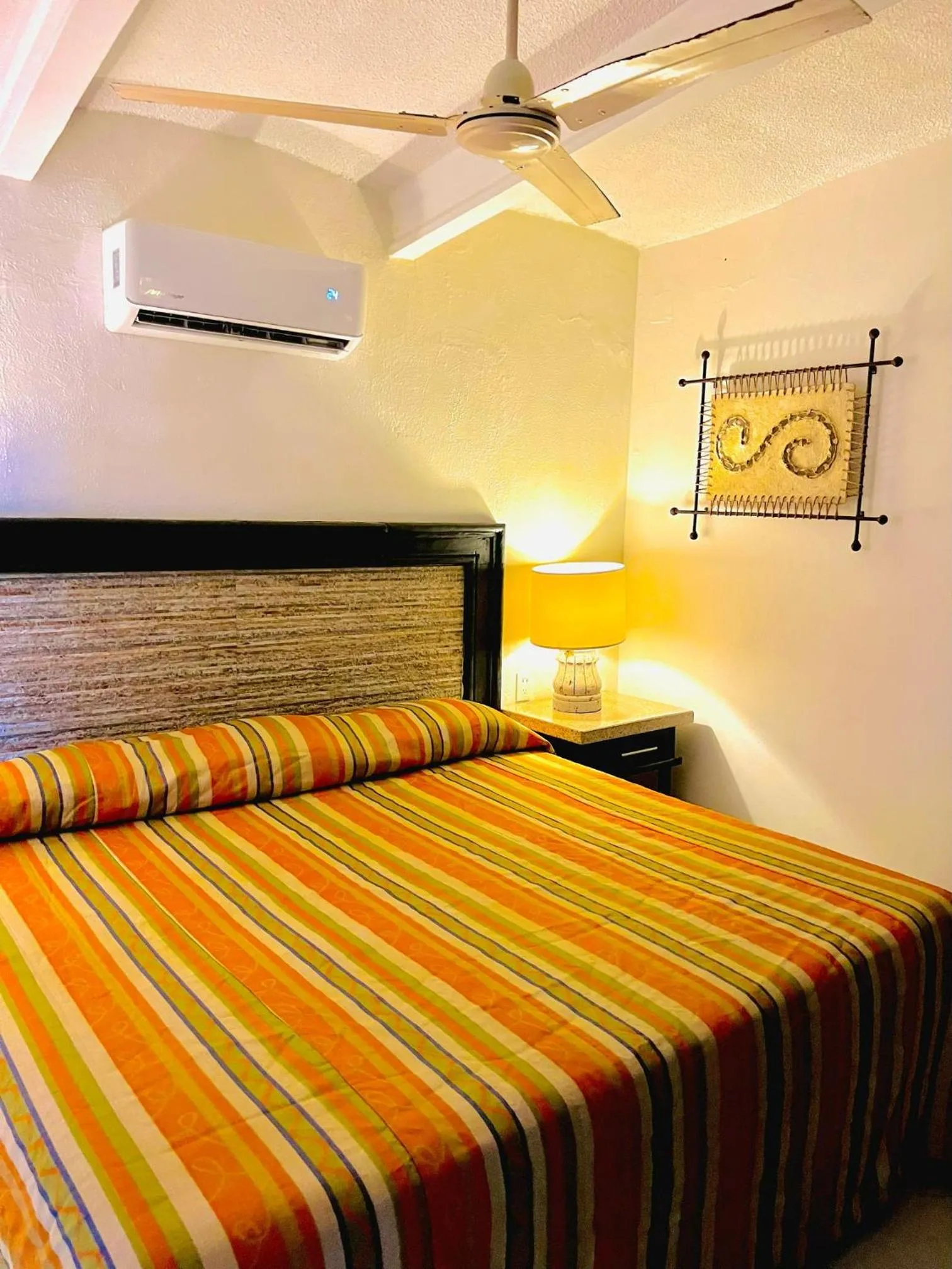 Bed in Los Picos Hotel & Suites Bucerias