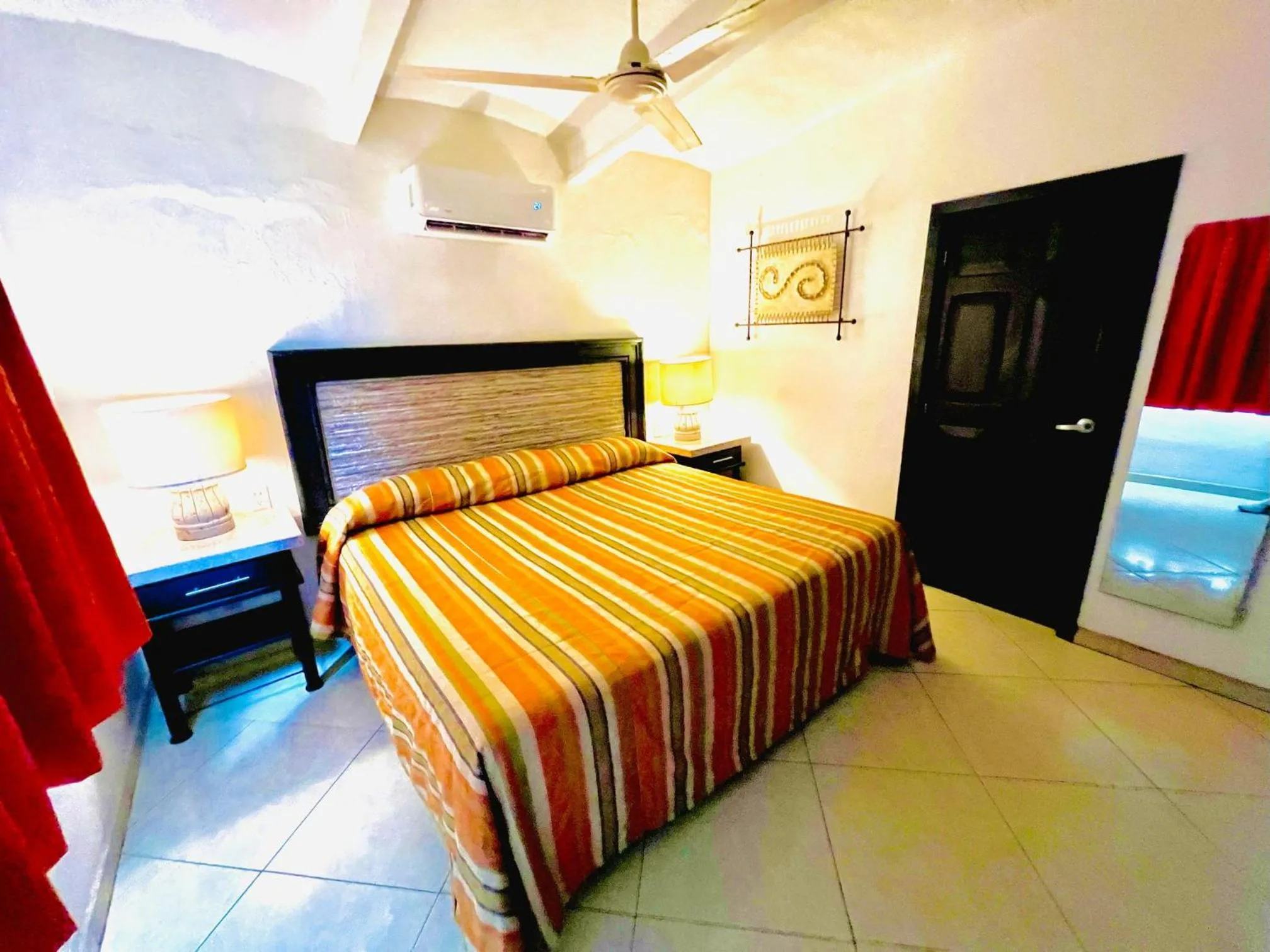 Bed in Los Picos Hotel & Suites Bucerias