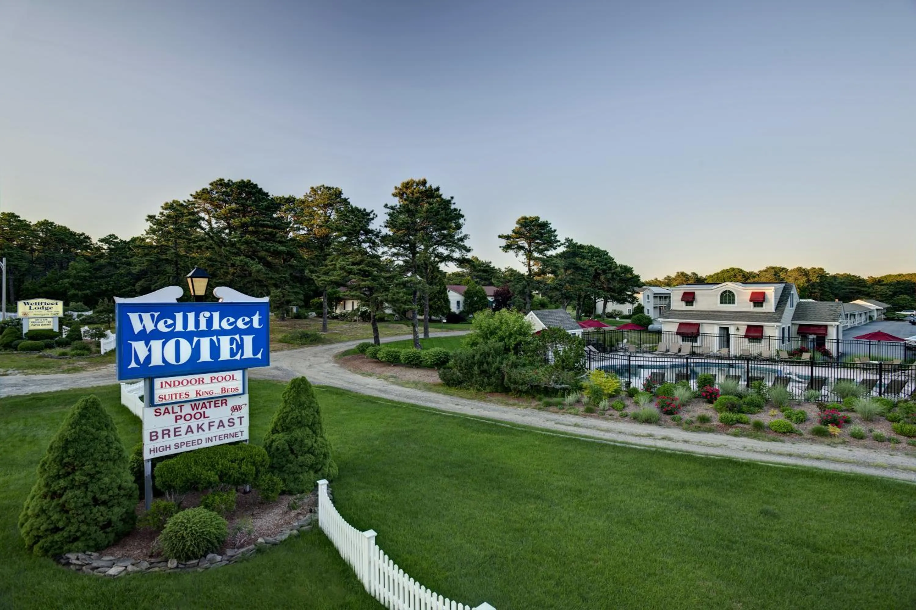Property building in Wellfleet Motel & Lodge