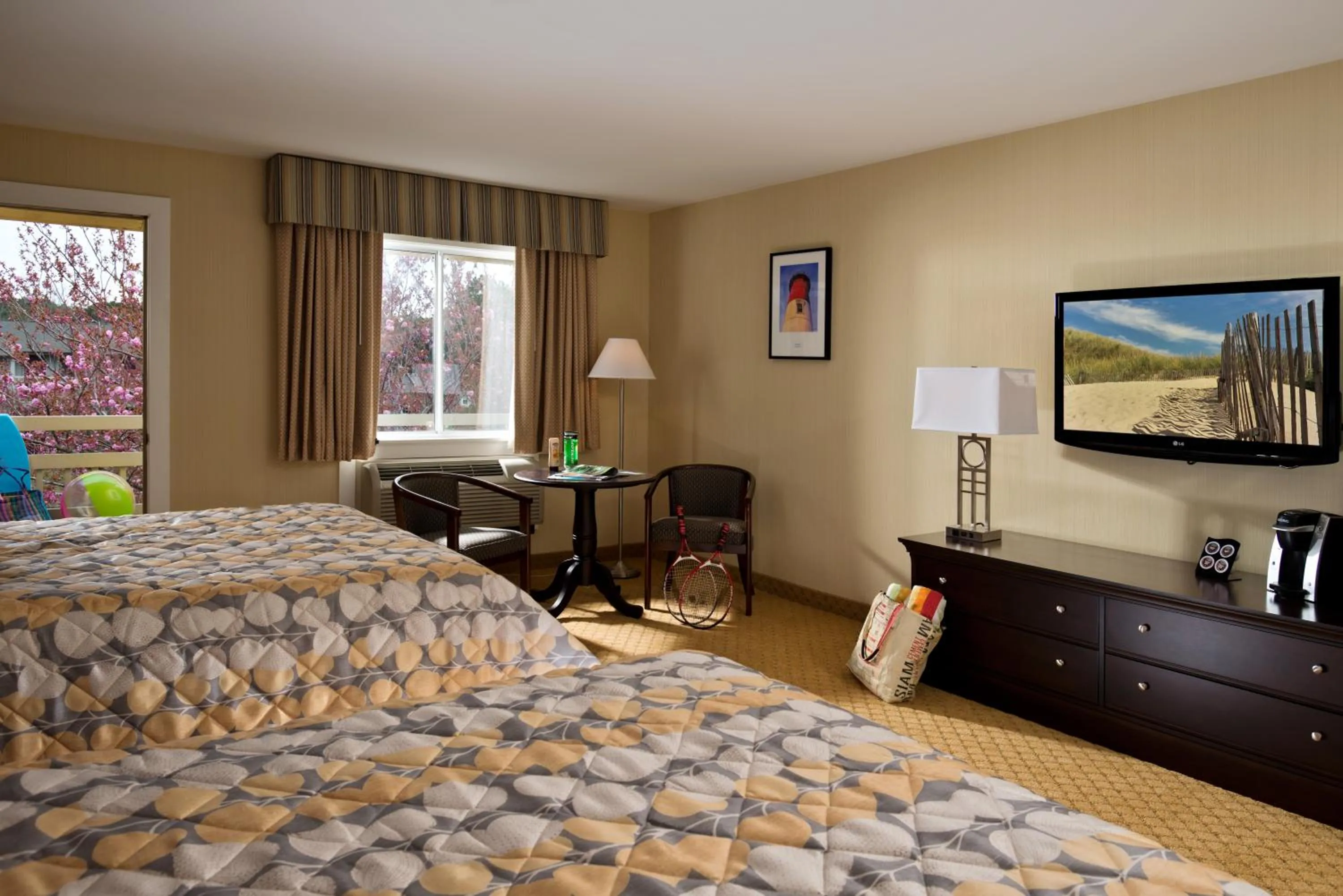 Photo of the whole room, Bed in Wellfleet Motel & Lodge