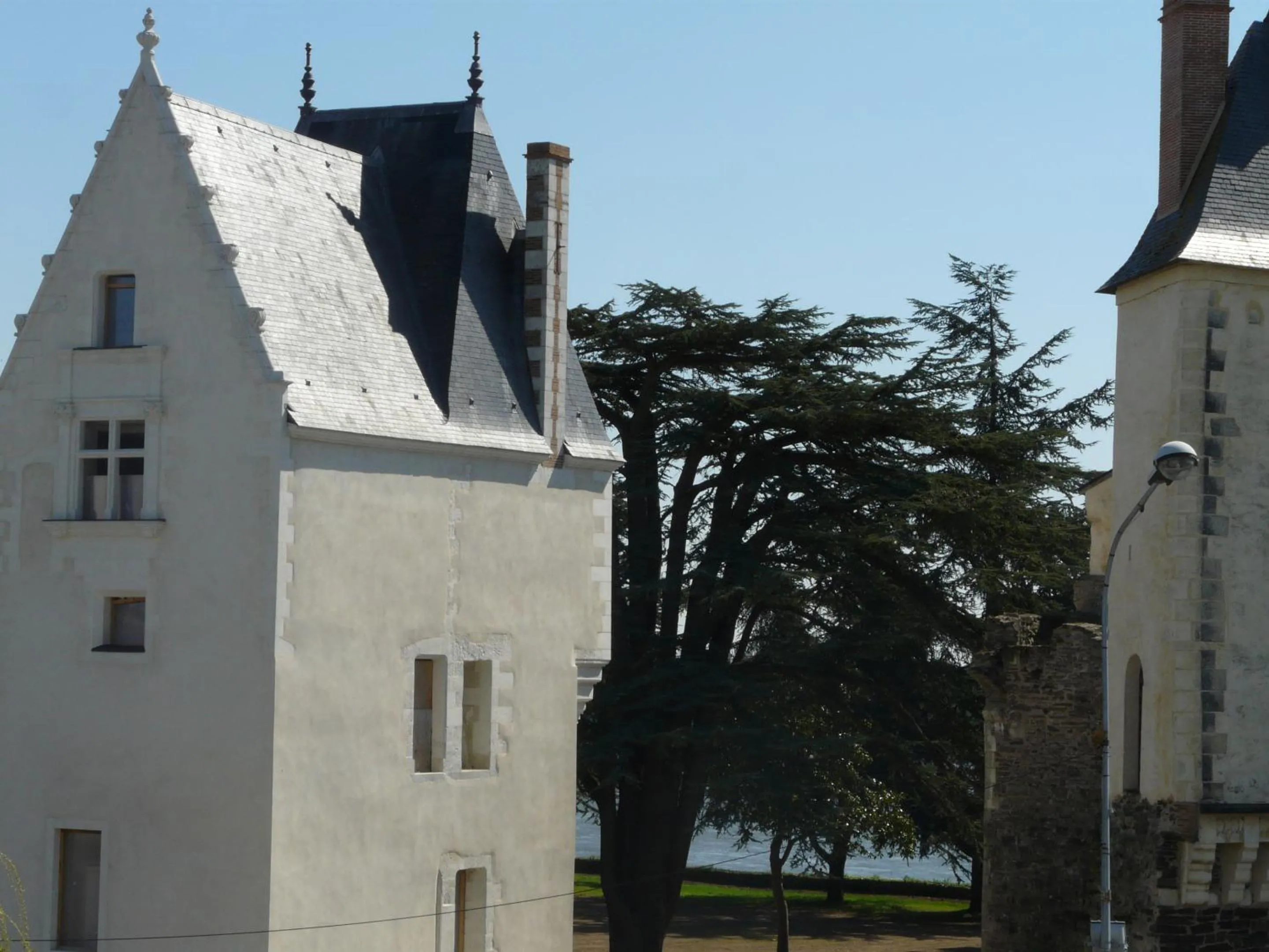 Property building in Loire Escale