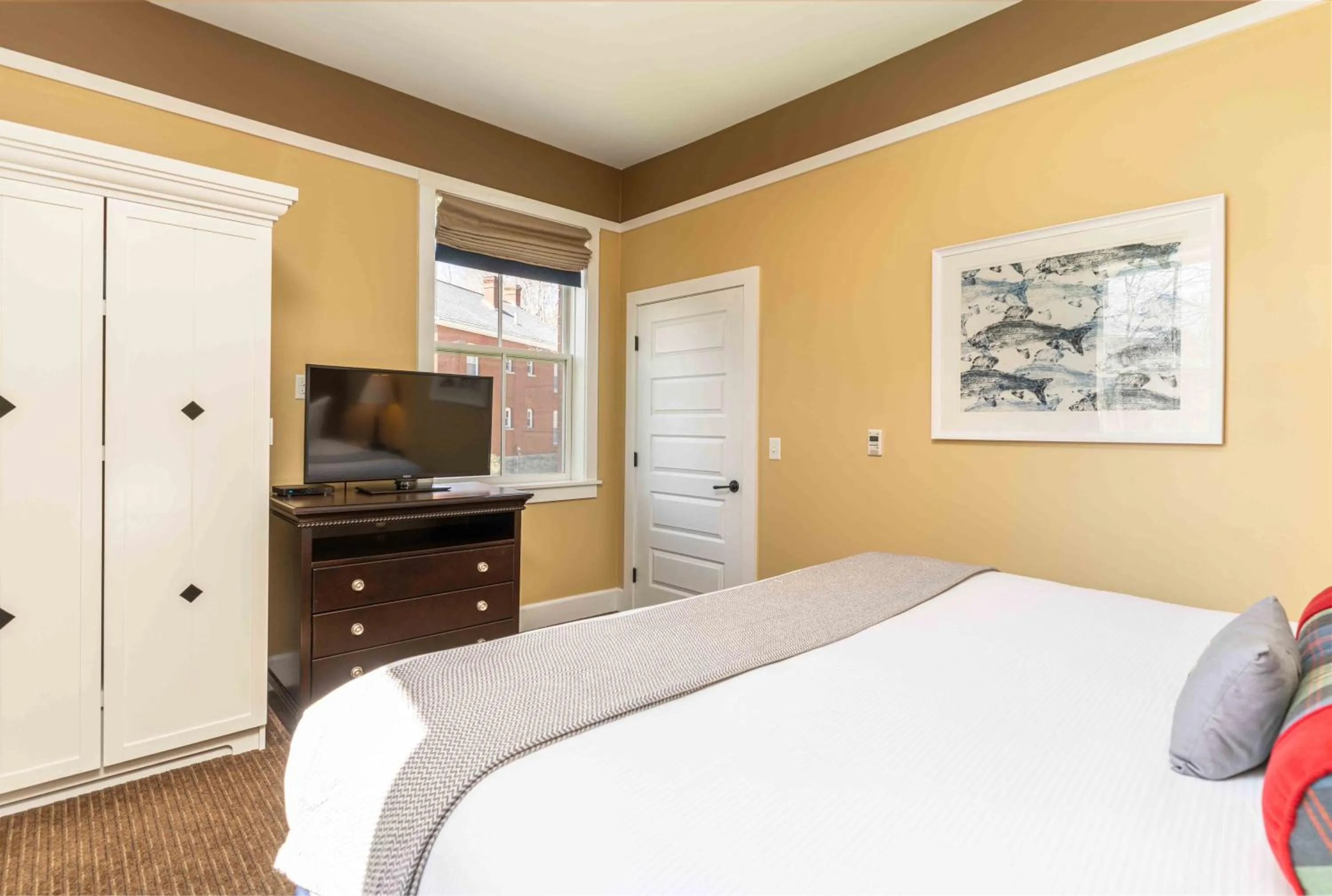 Bed in Inn at Diamond Cove