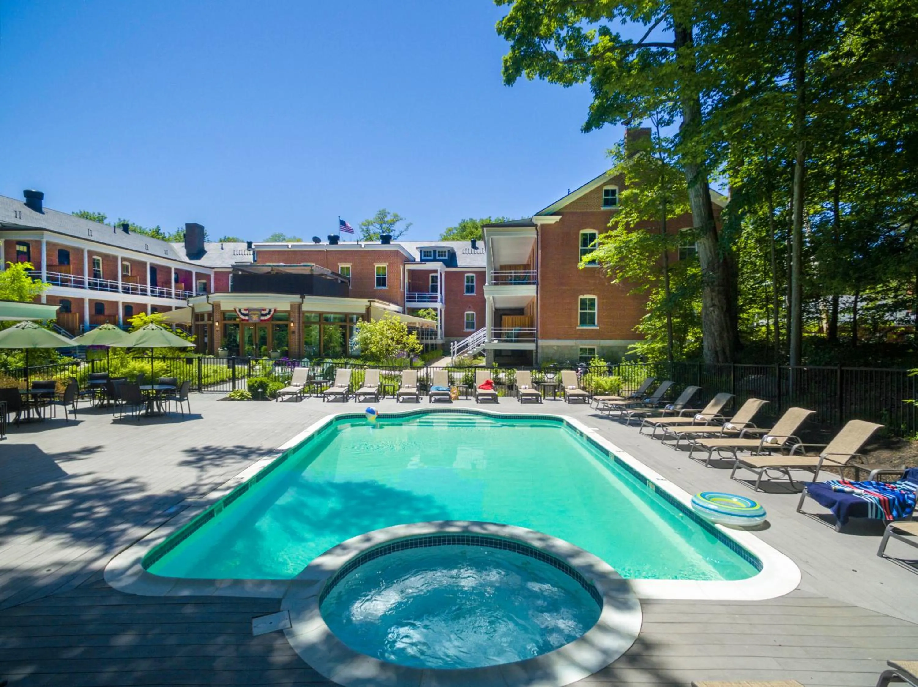 Swimming pool in Inn at Diamond Cove