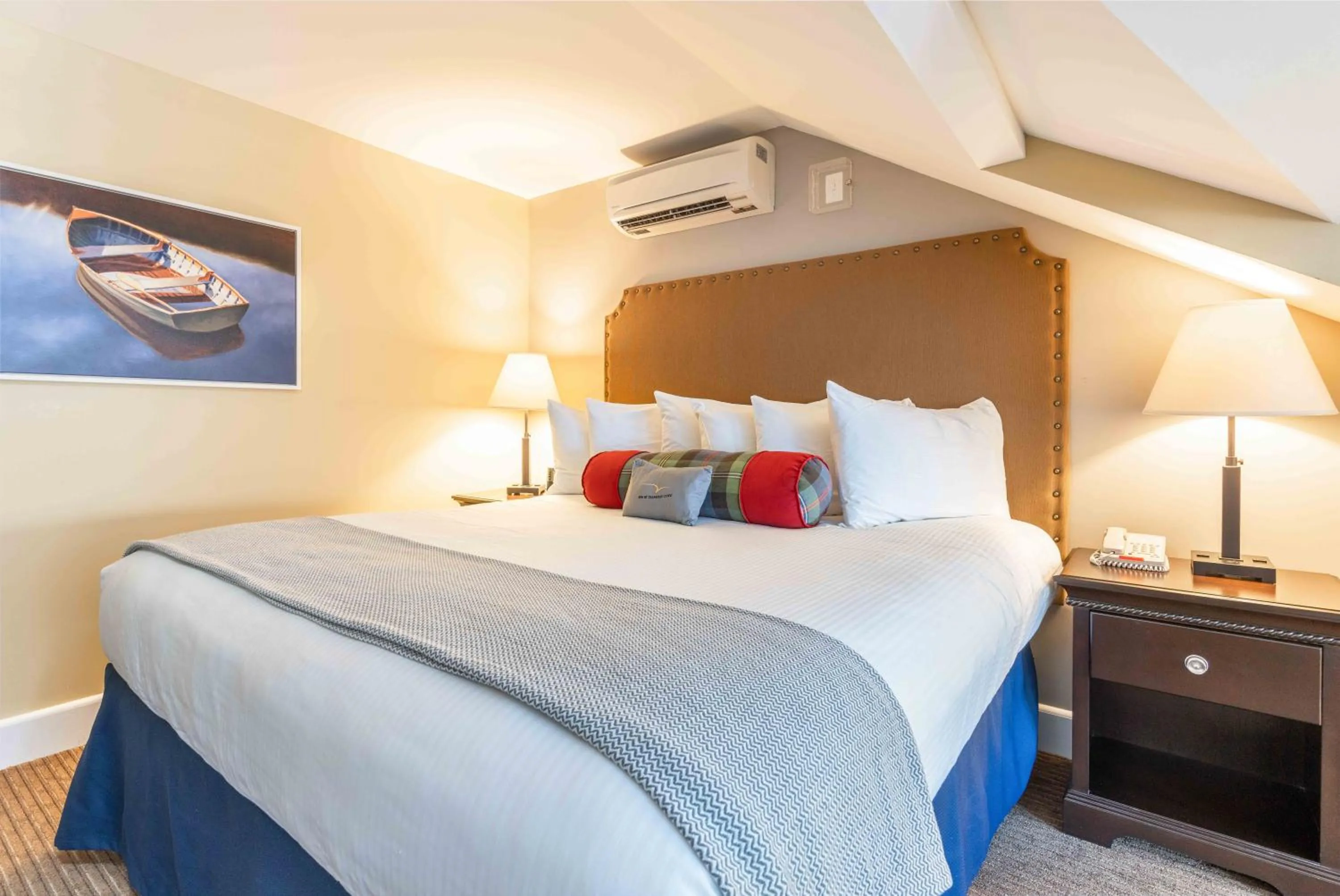 Bedroom, Bed in Inn at Diamond Cove