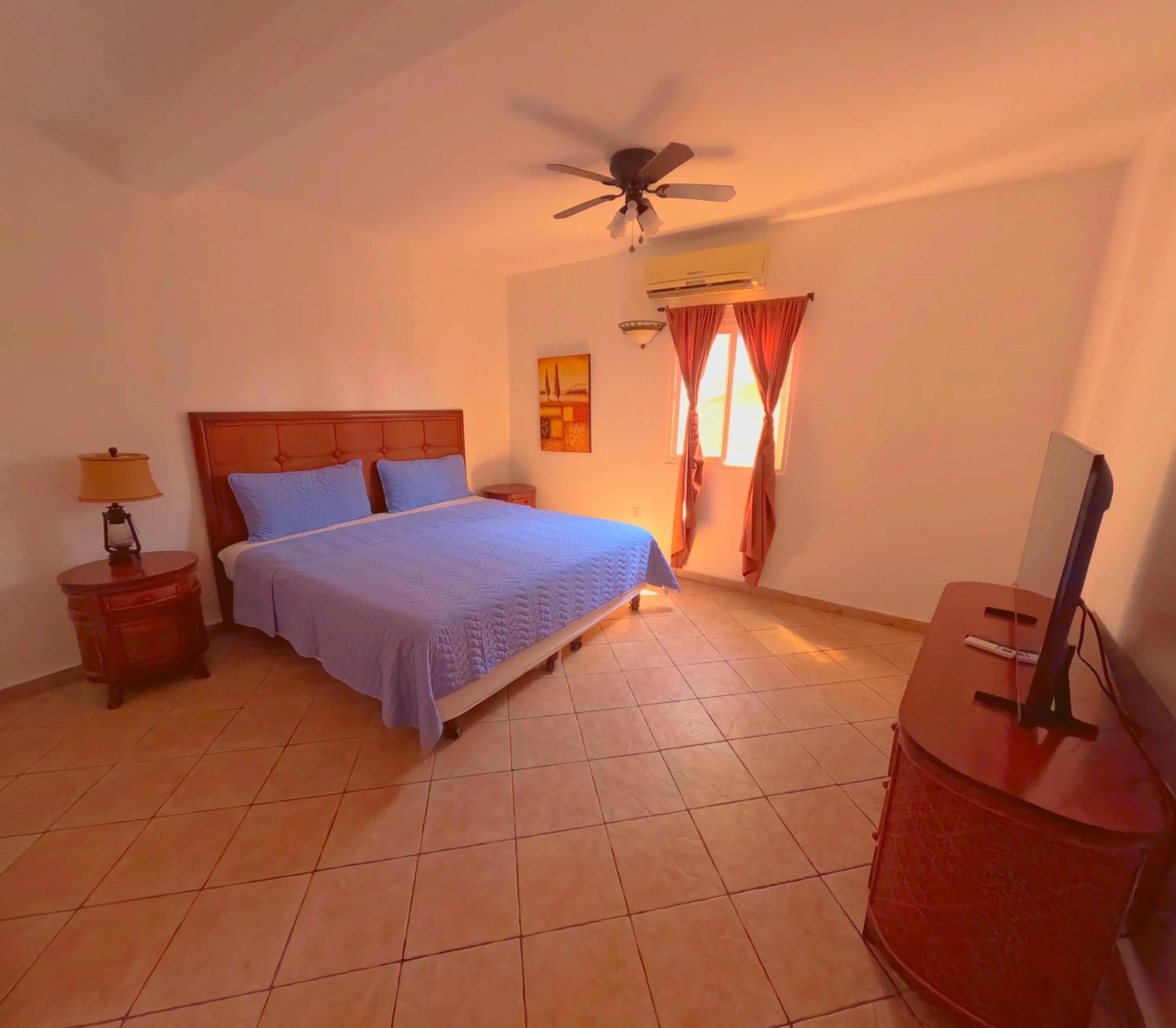 Bed in West Bay Colonial