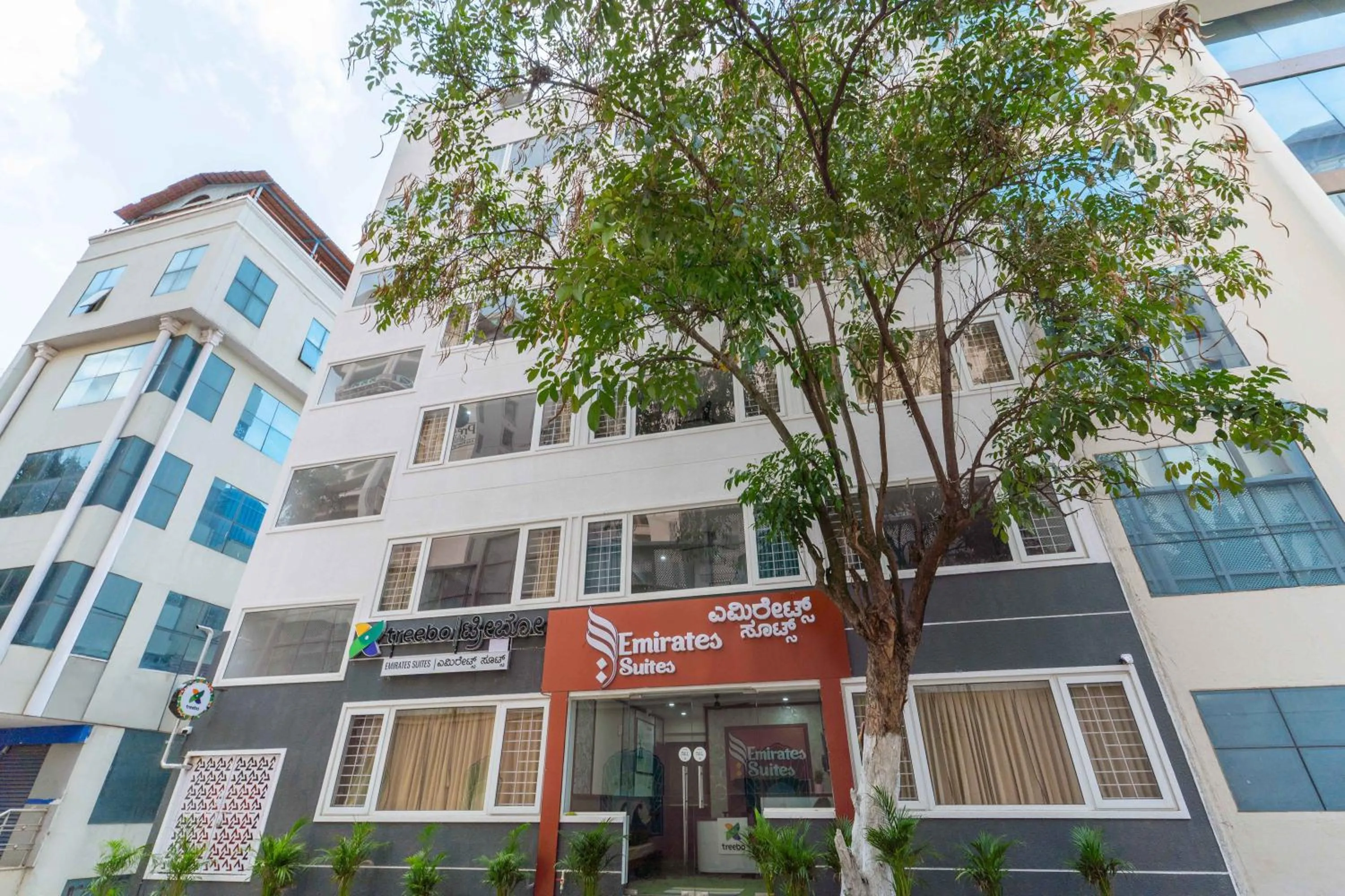 Property building in Treebo Emirates Suites Indiranagar