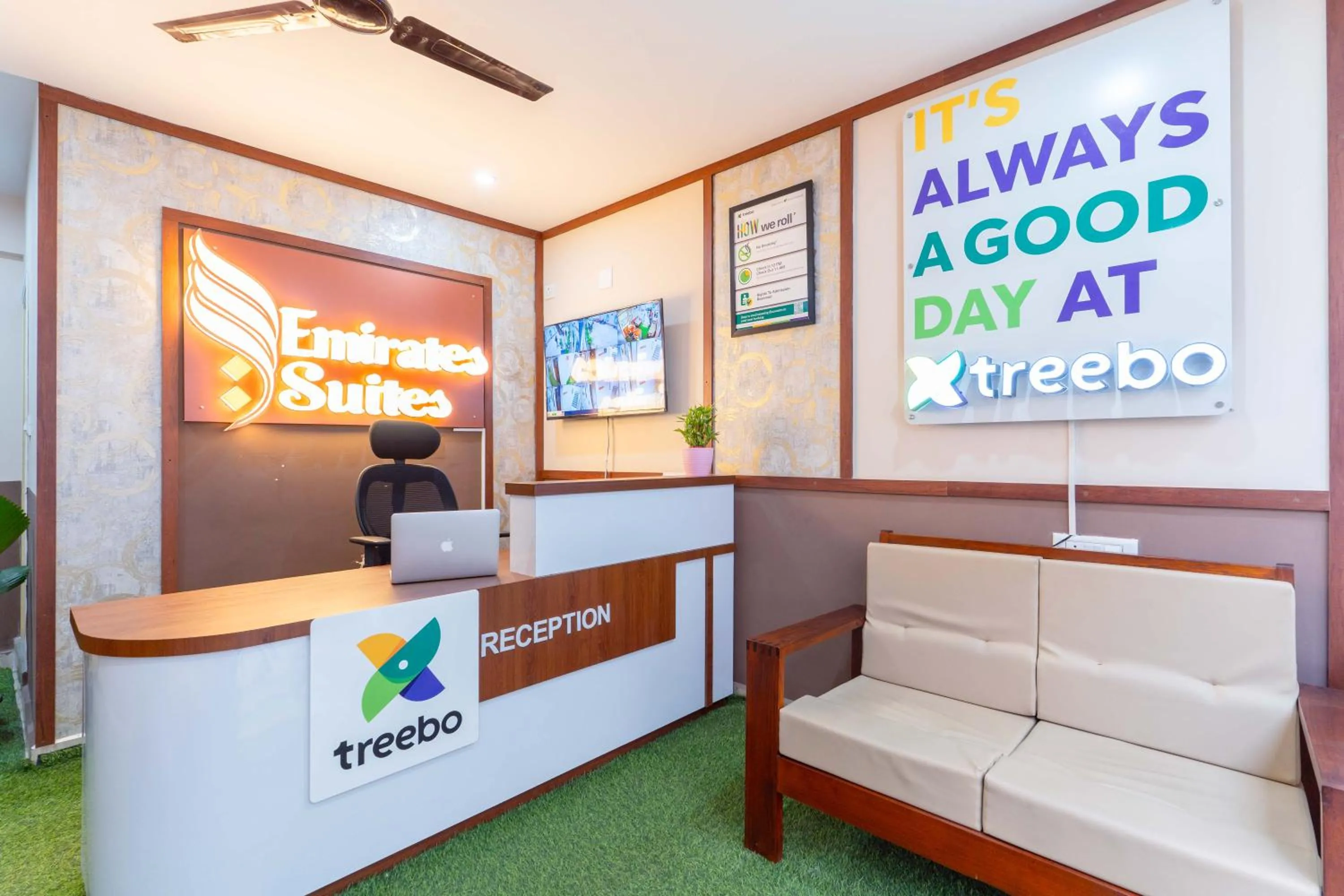 Lobby or reception in Treebo Emirates Suites Indiranagar