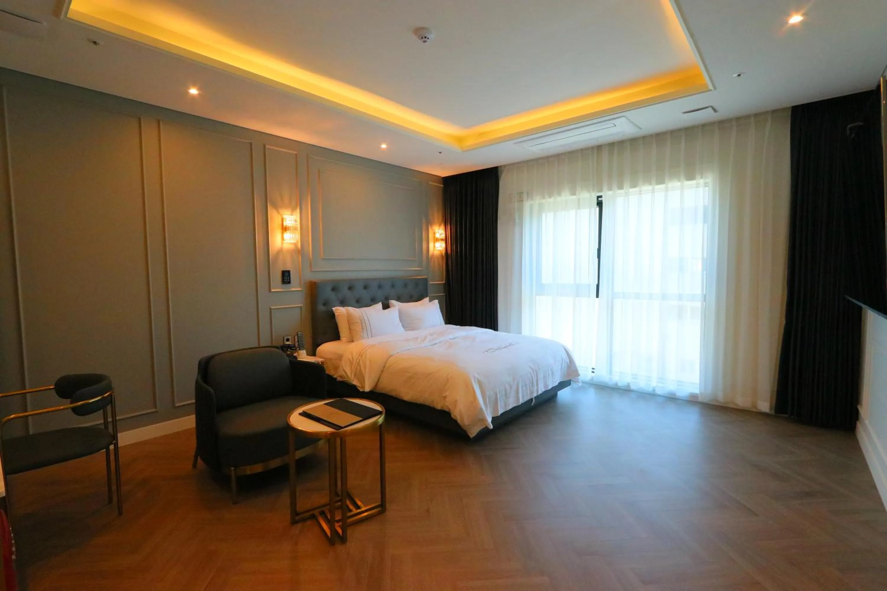 Bed in Mokpo Caltonhill Hotel