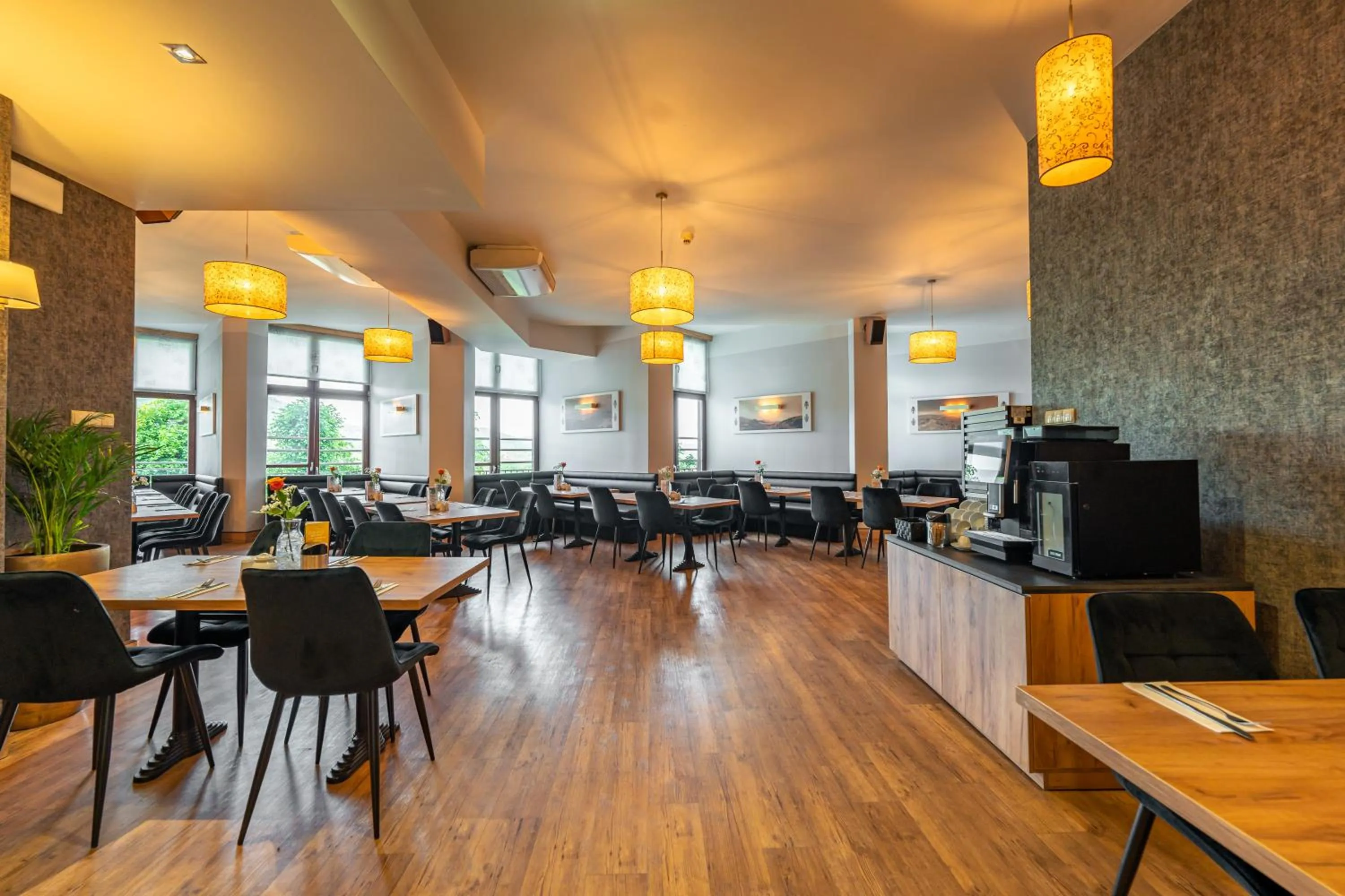 Restaurant/places to eat in Hotel Diament Ustroń