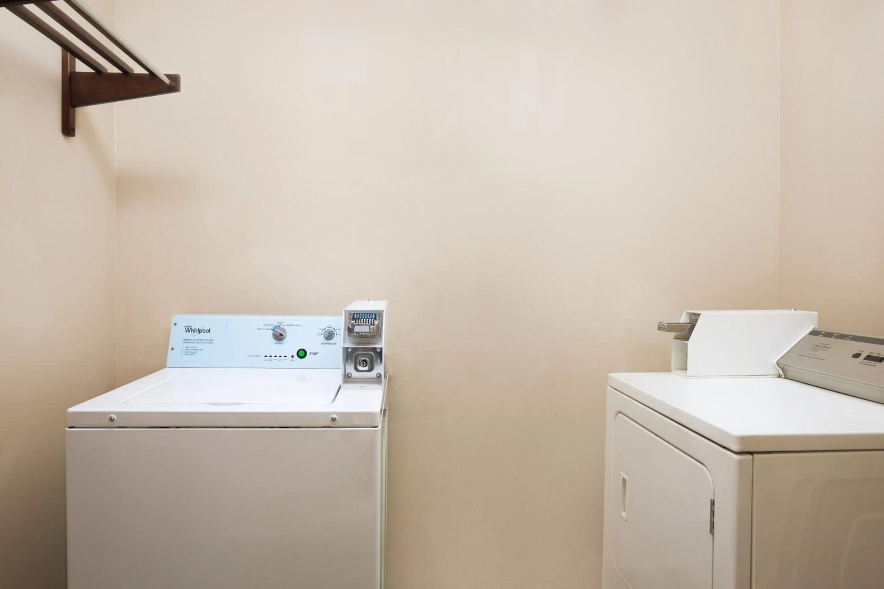 washing machine in Express Inn and Suites
