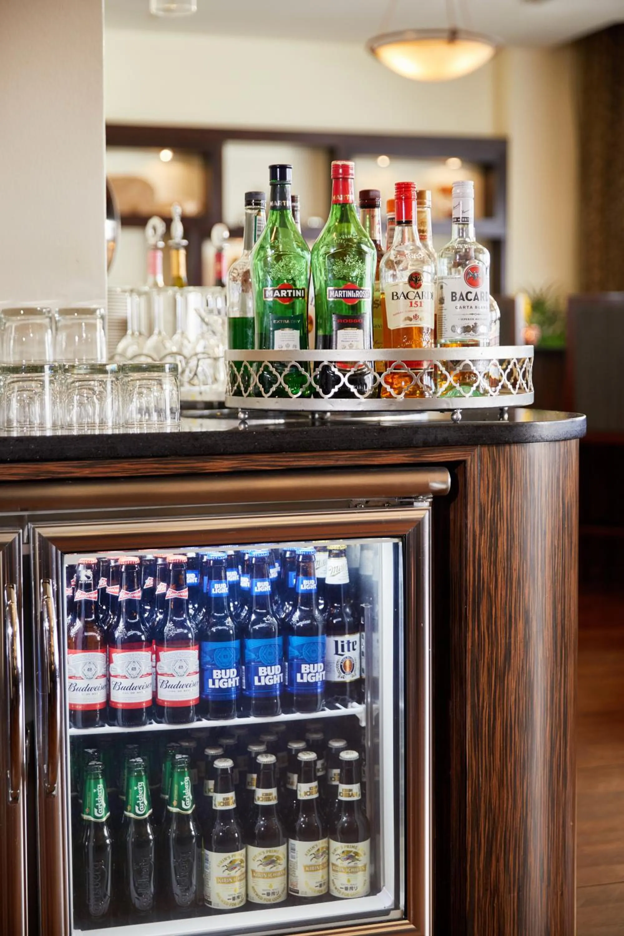 Lounge or bar in Dusit Beach Resort Guam