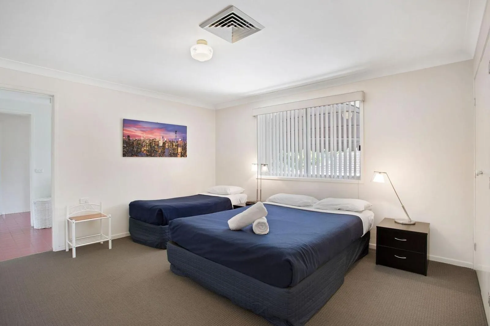 Bed in Clifford Park Motor Inn