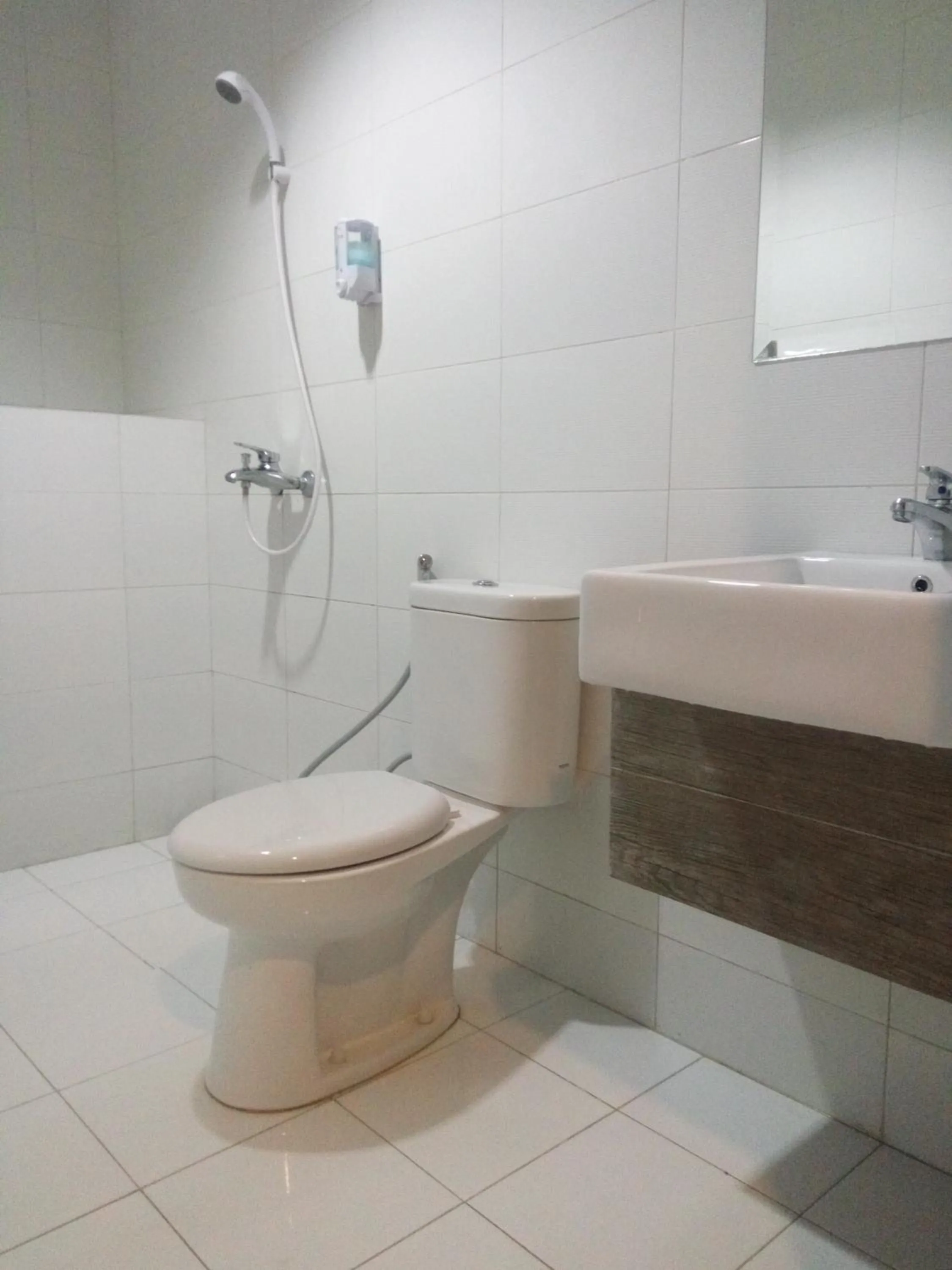 Photo of the whole room in Hotel Candi Indah Akpol Semarang