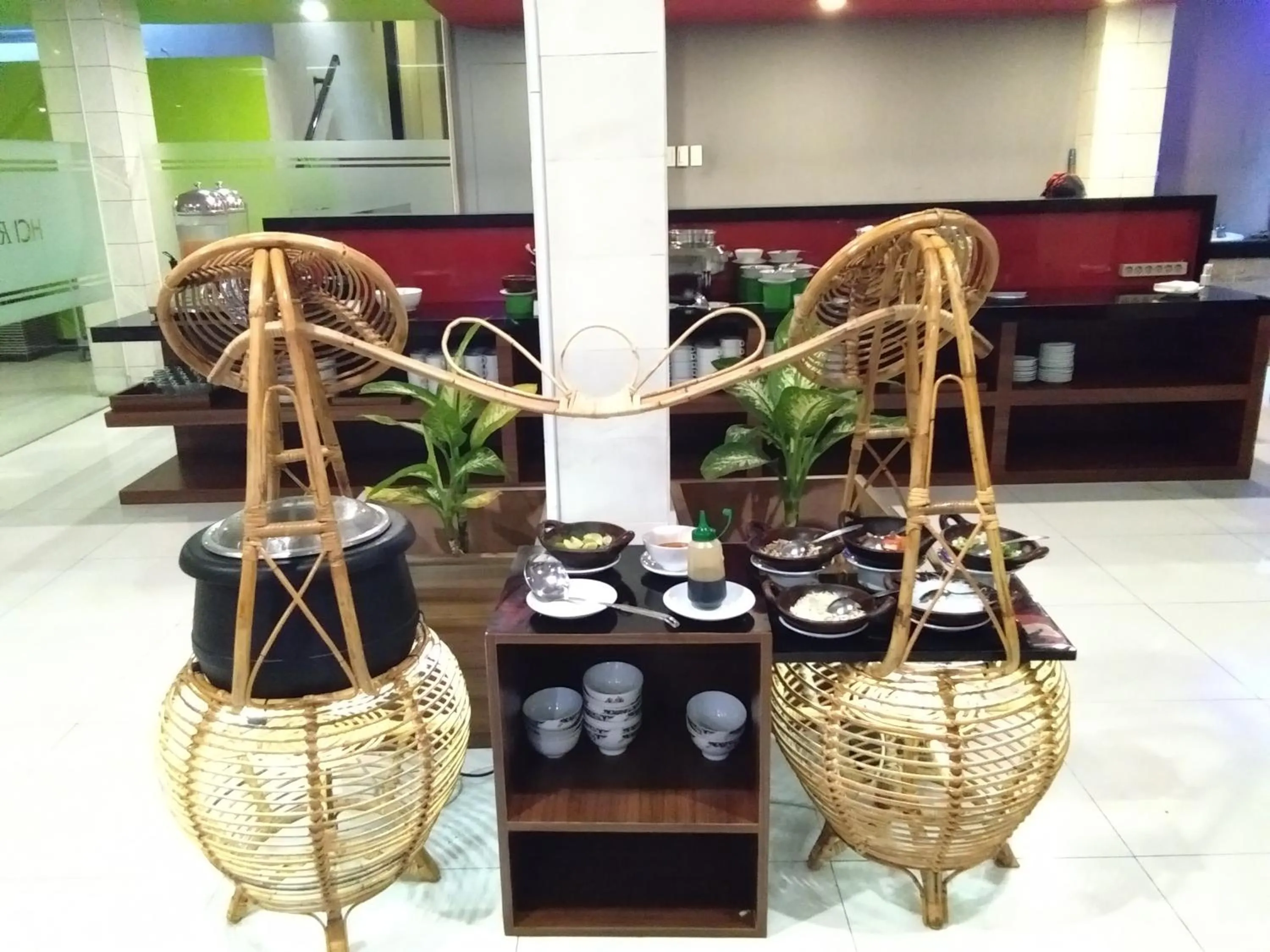 Restaurant/places to eat in Hotel Candi Indah Akpol Semarang