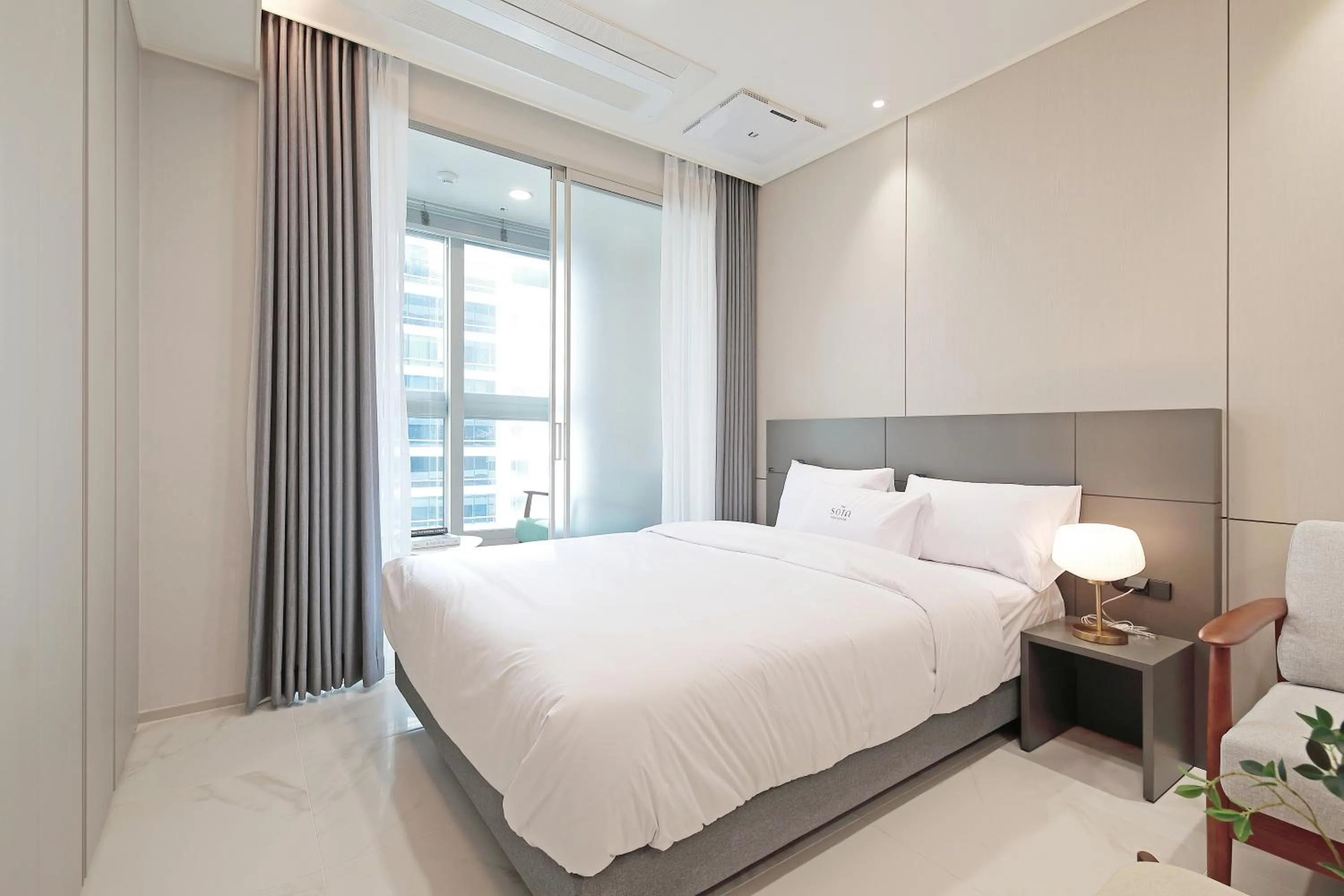 Bed in Sota Suite Busan Seomyeon