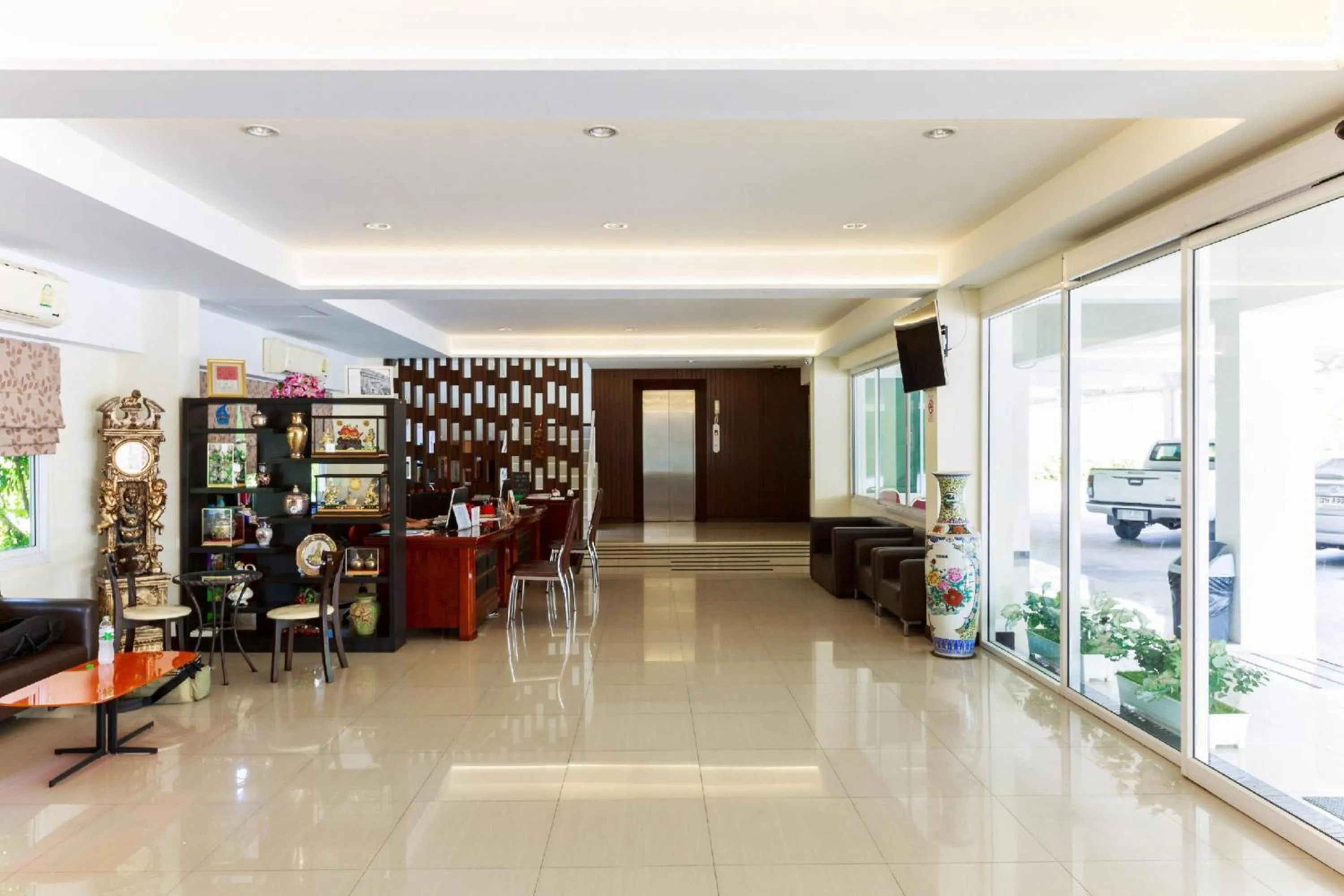 Lobby or reception in Collection O VResotel