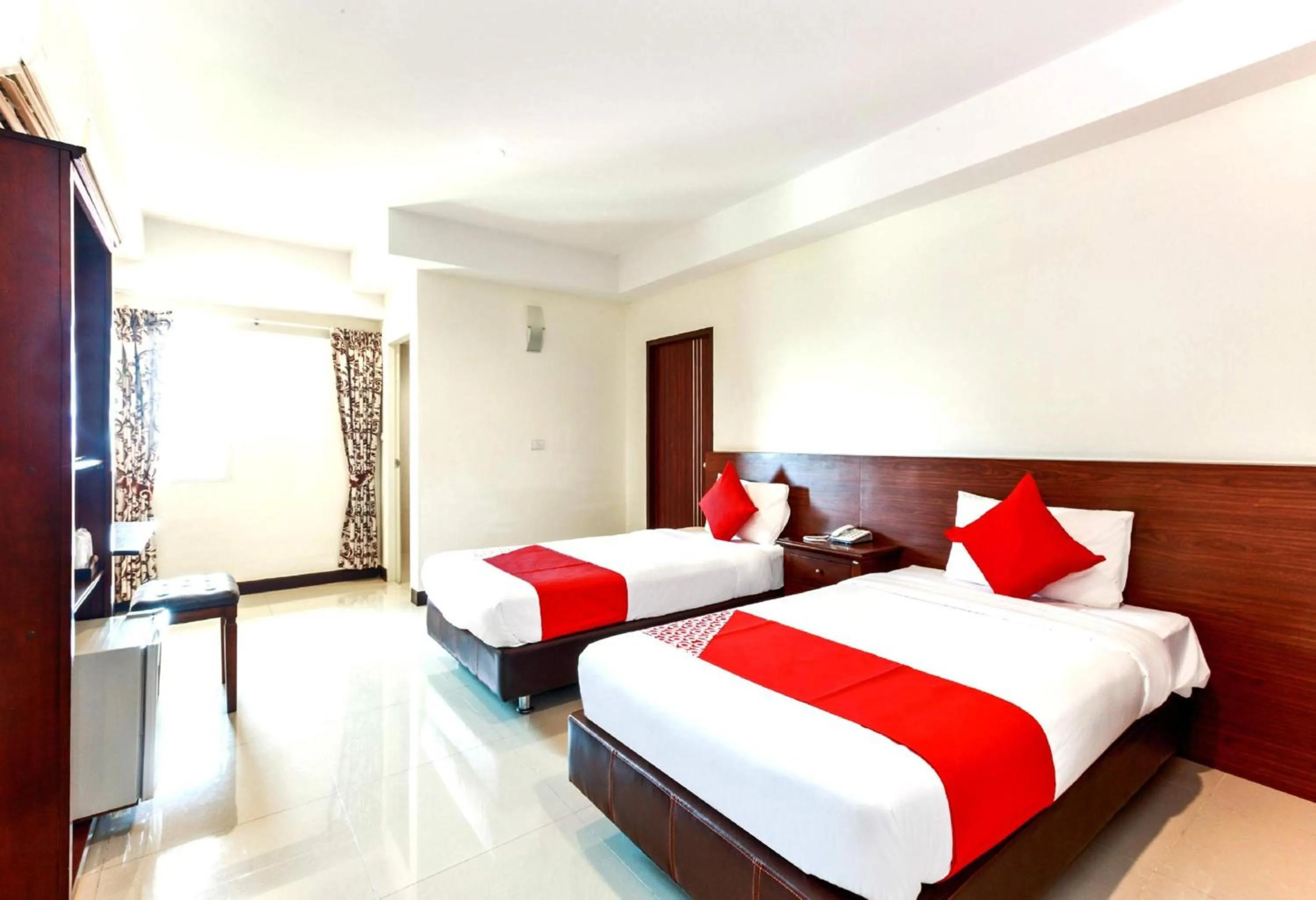 Photo of the whole room, Bed in Collection O VResotel