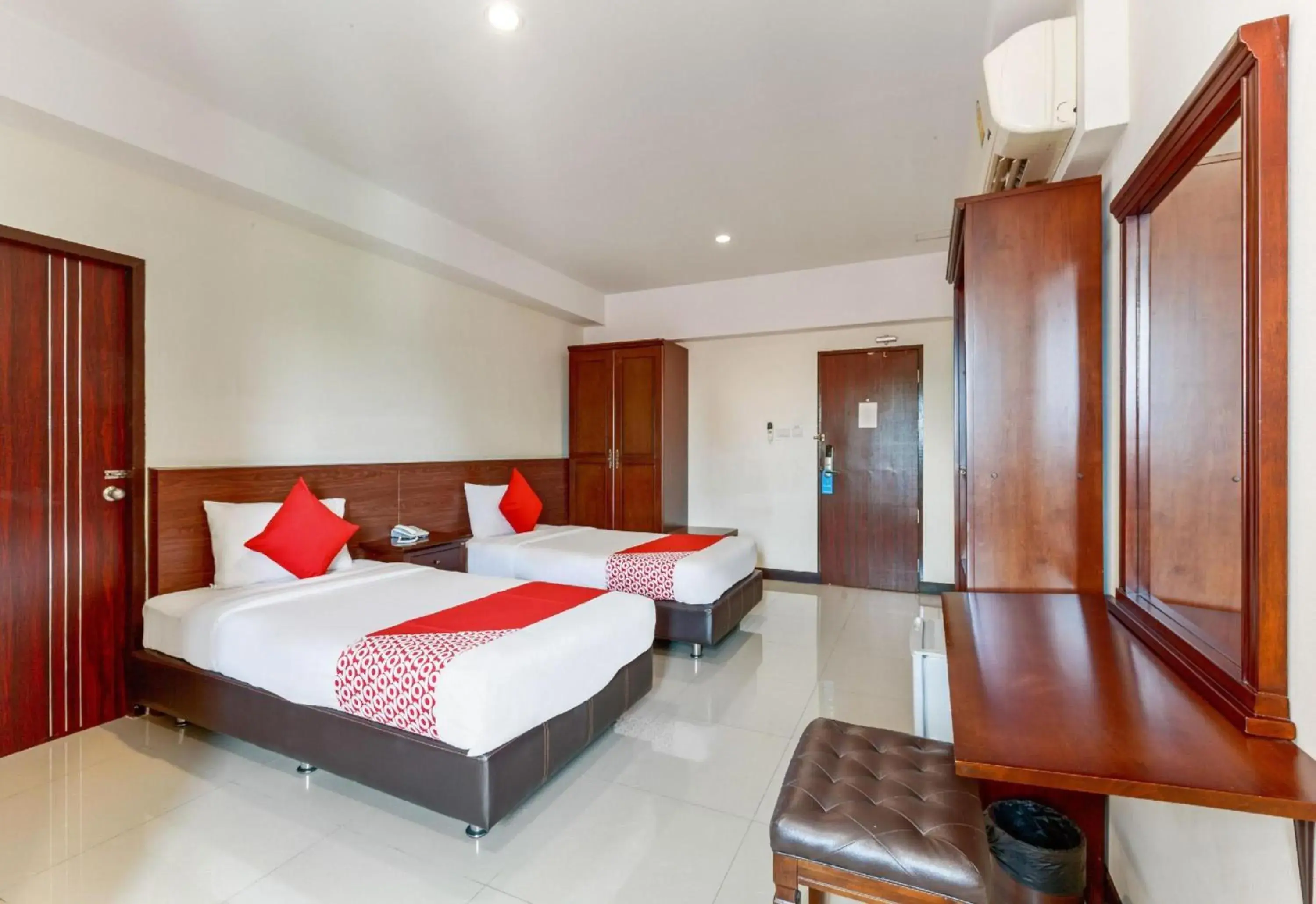 Family Suite in Collection O VResotel Family Suite in Collection O VResotel