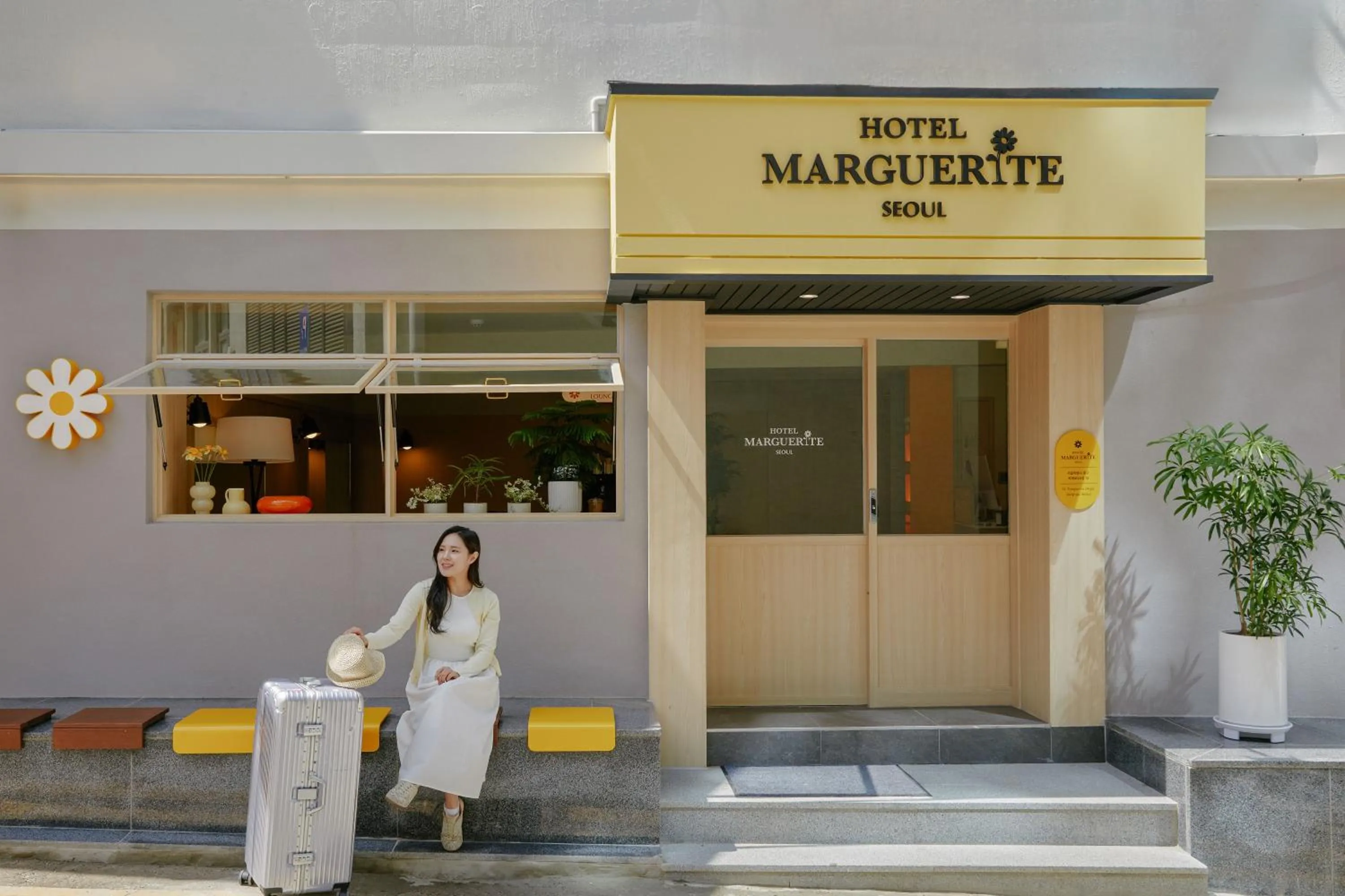 Facade/entrance in Myeongdong Guesthouse Como