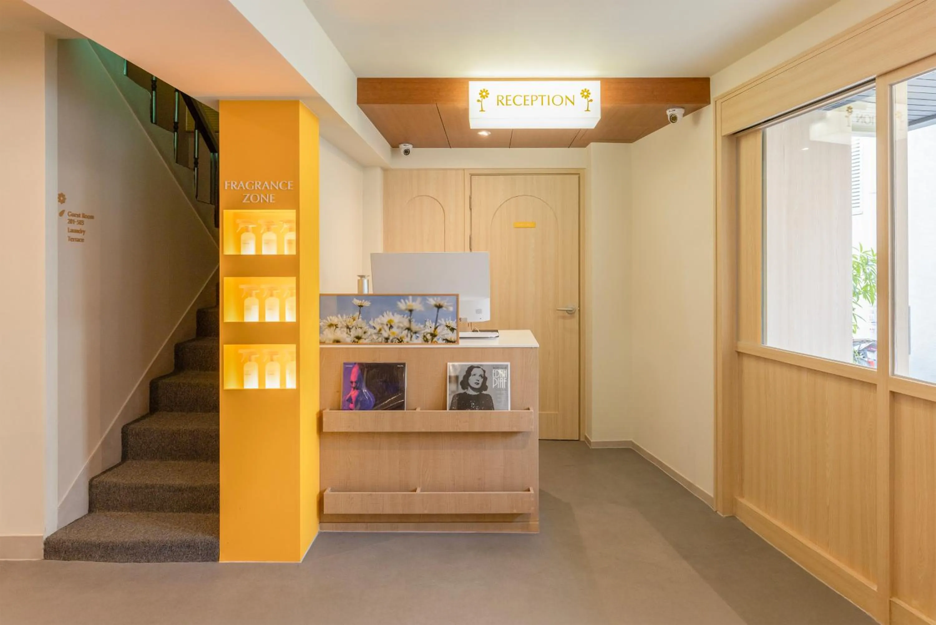 Lobby or reception in Myeongdong Guesthouse Como