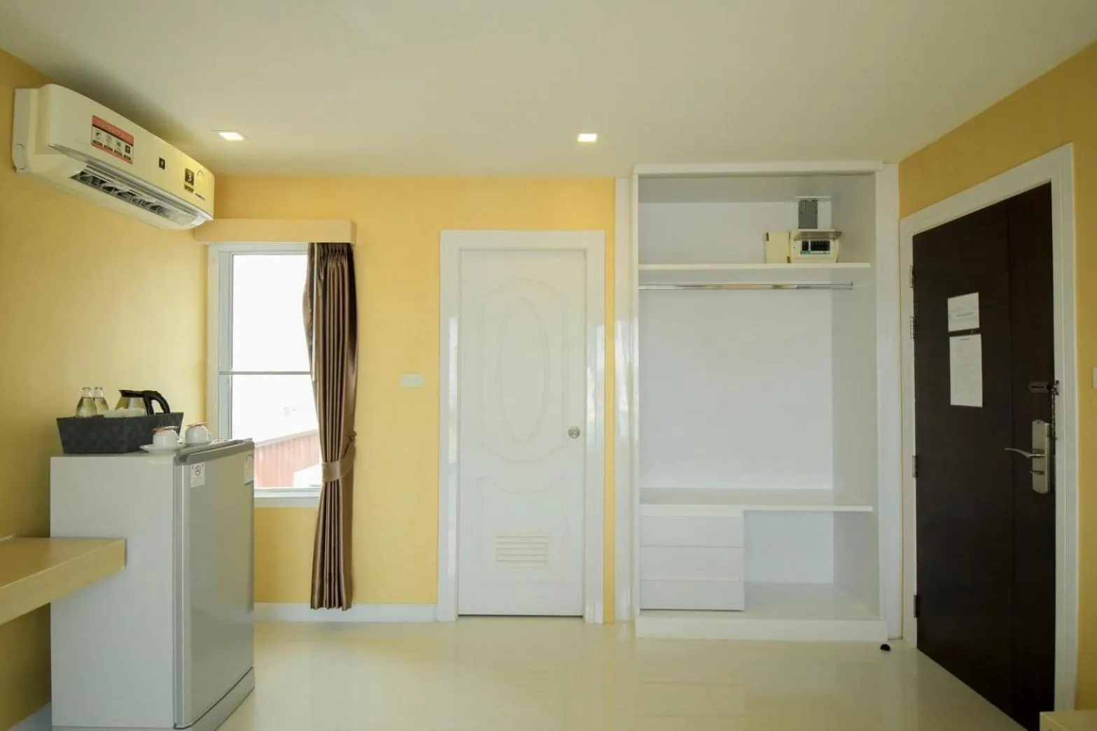 Photo of the whole room in Family Hotel Khon Kaen - แฟมิลี่ โฮเทล ขอนแก่น