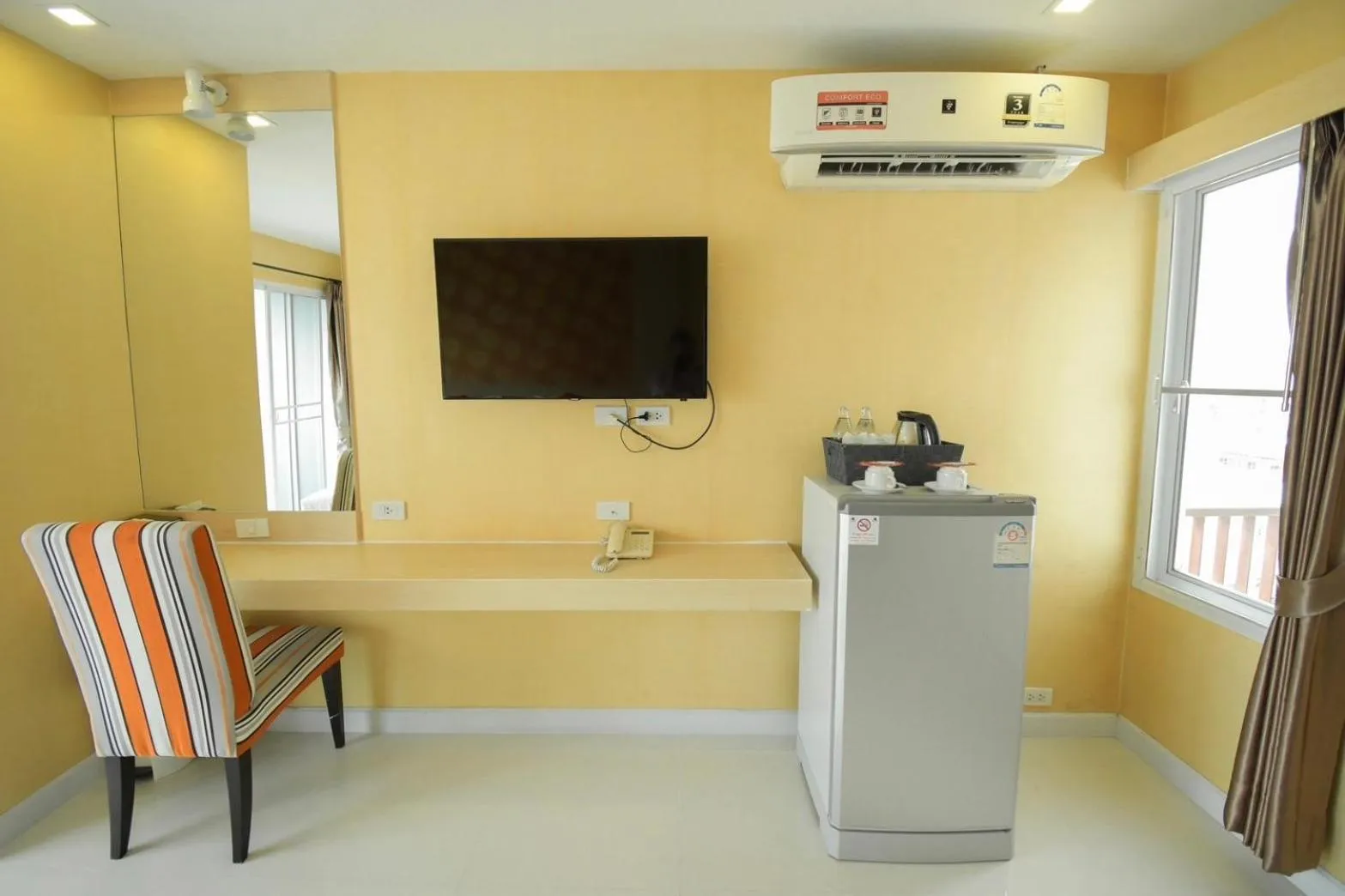 Photo of the whole room in Family Hotel Khon Kaen - แฟมิลี่ โฮเทล ขอนแก่น