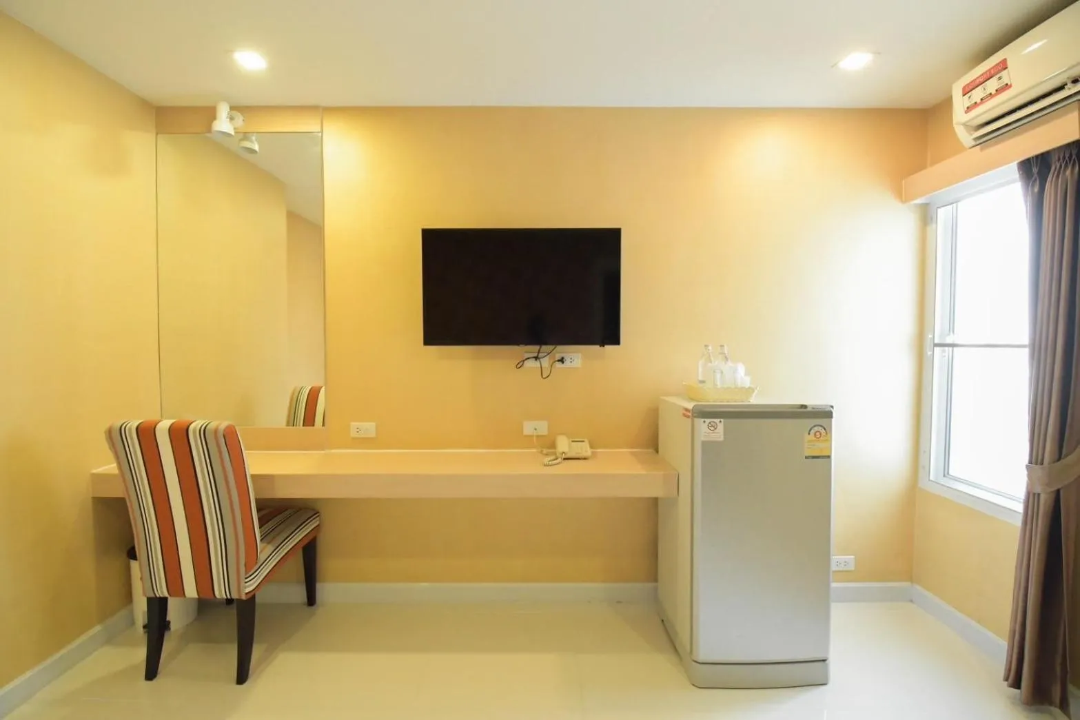 Photo of the whole room in Family Hotel Khon Kaen - แฟมิลี่ โฮเทล ขอนแก่น