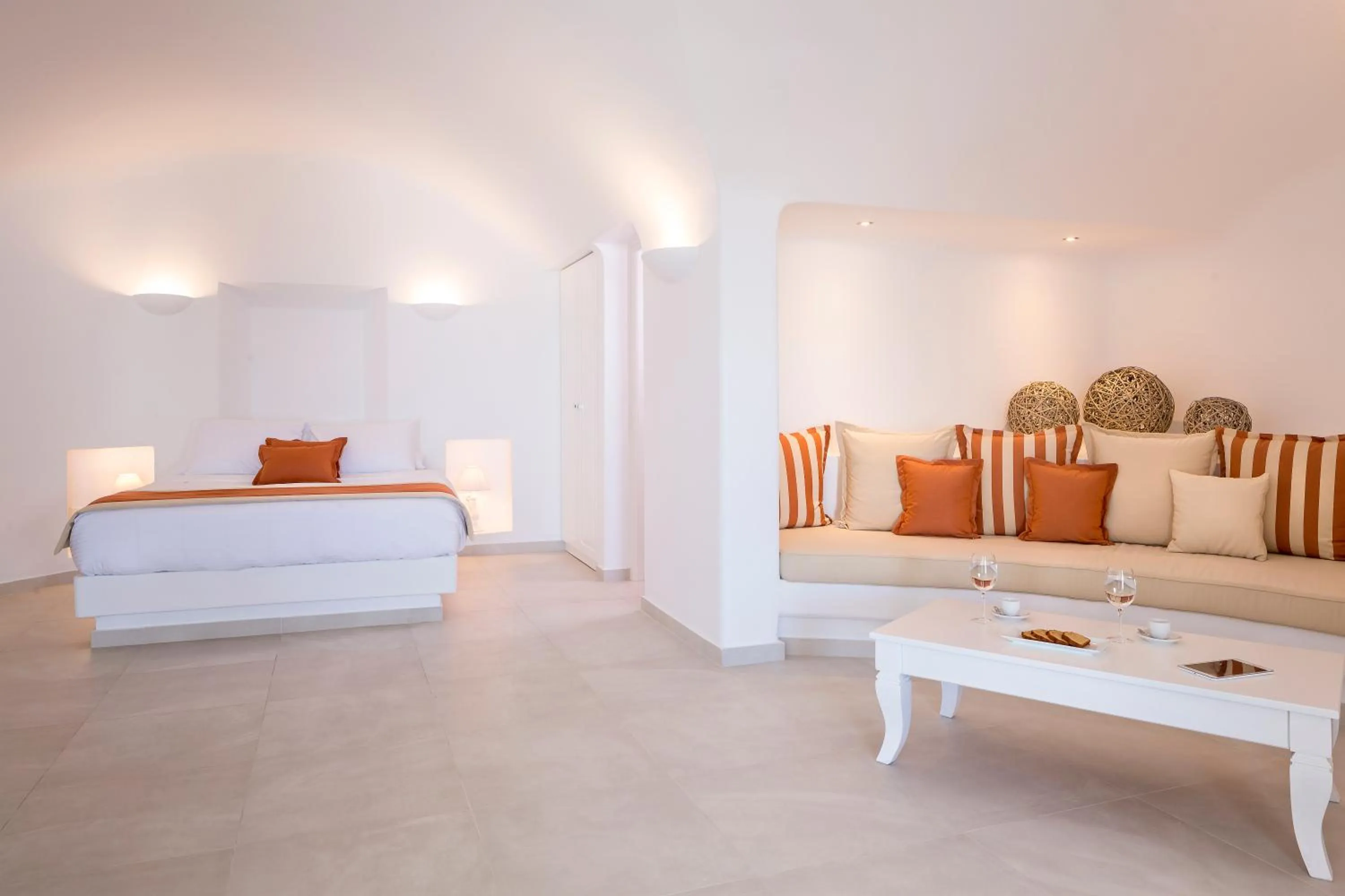 Bed in Amber Light Villas