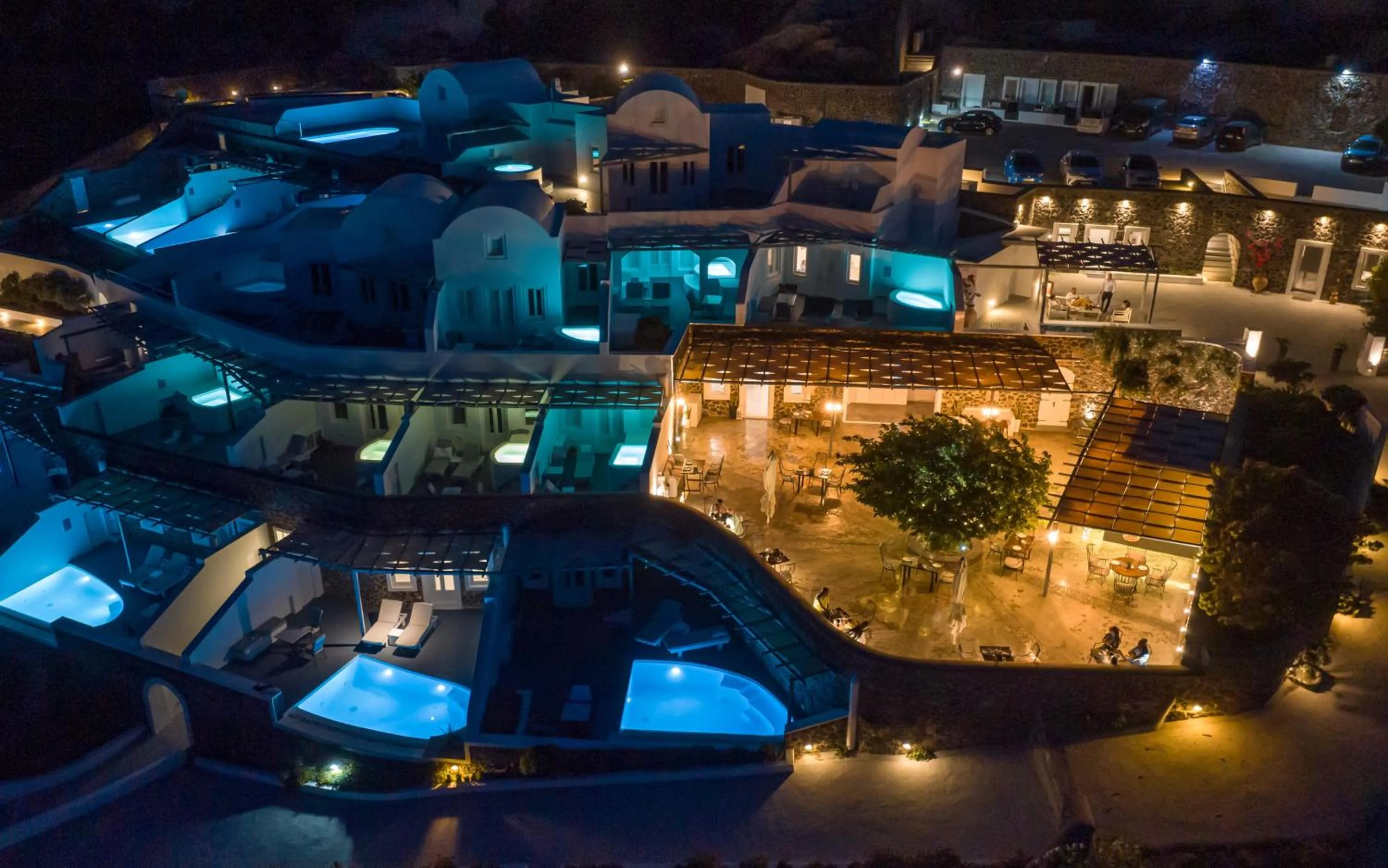 Restaurant/places to eat in Amber Light Villas