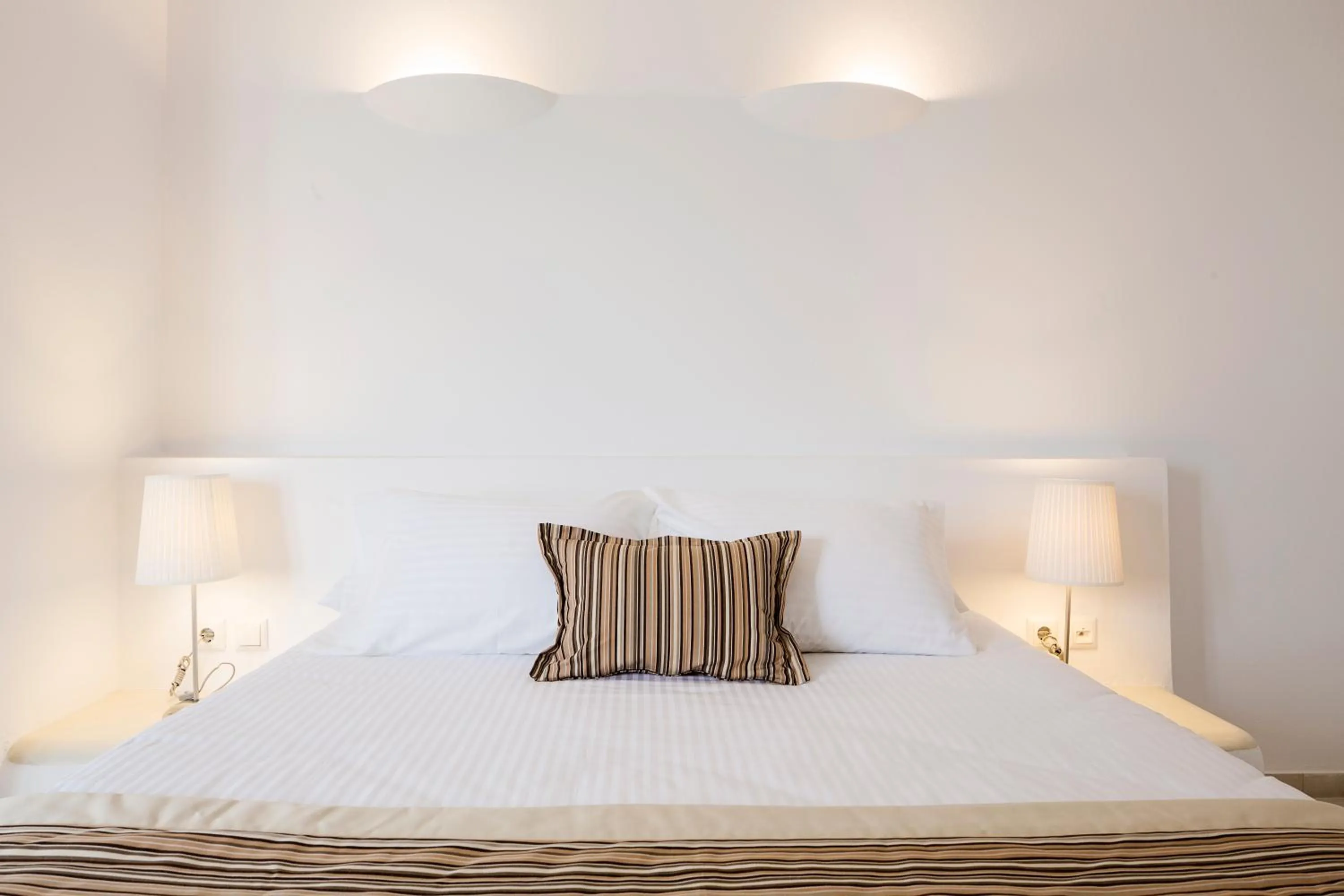 Bed in Amber Light Villas