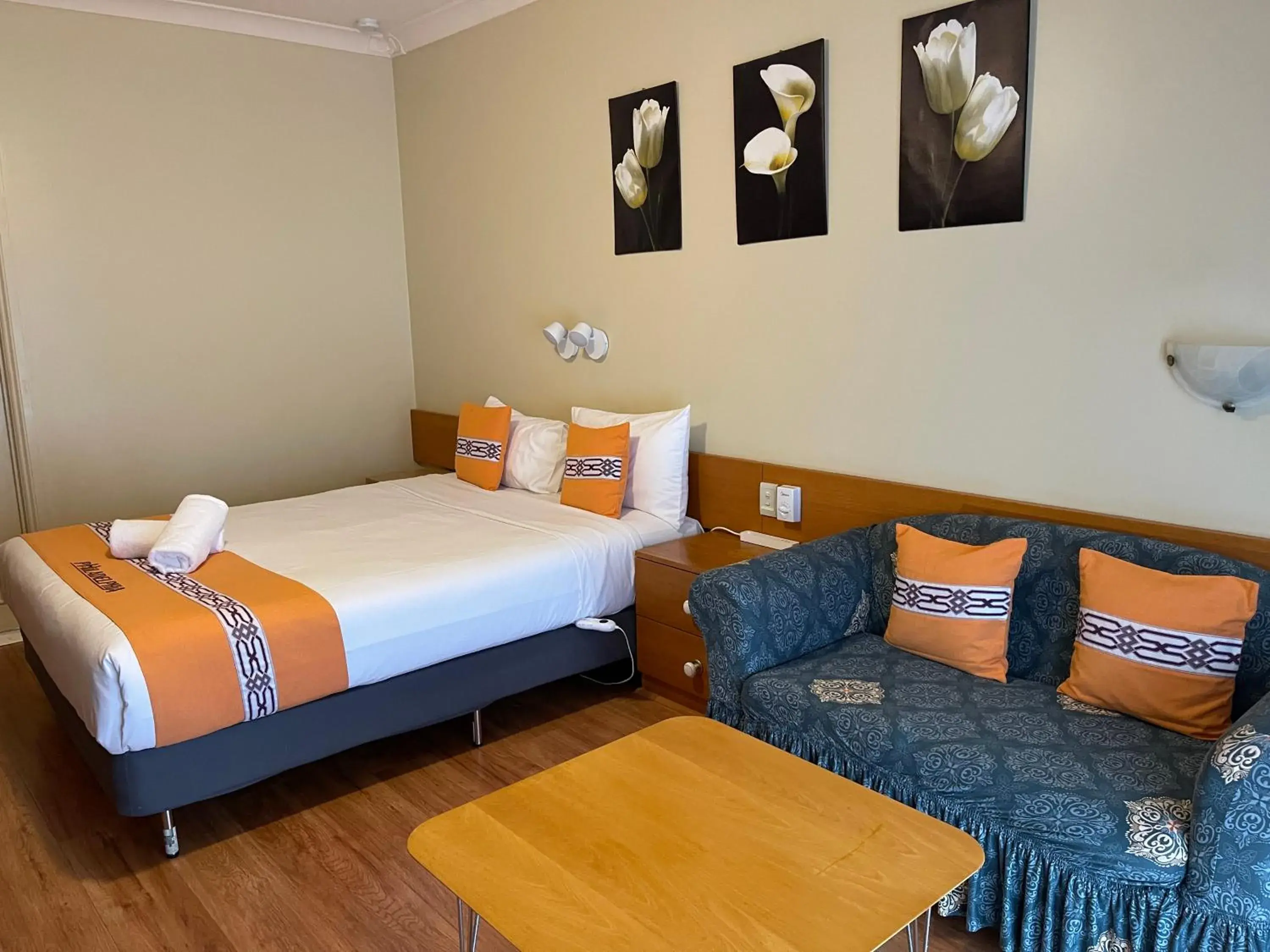 Queen Room - Disability Access in Philadelphia Motor Inn Queen Room - Disability Access in Philadelphia Motor Inn