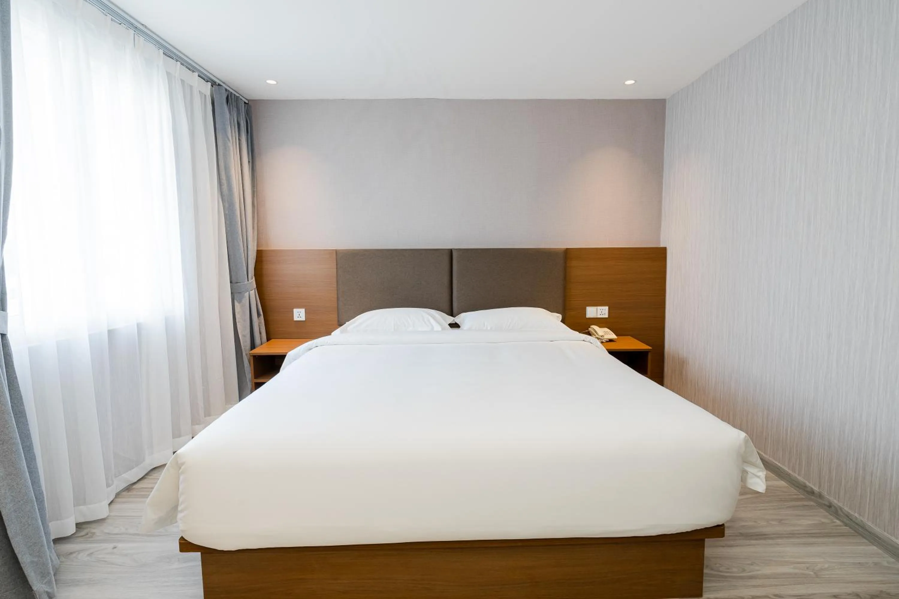 Bed in Aurea Delight Hotel