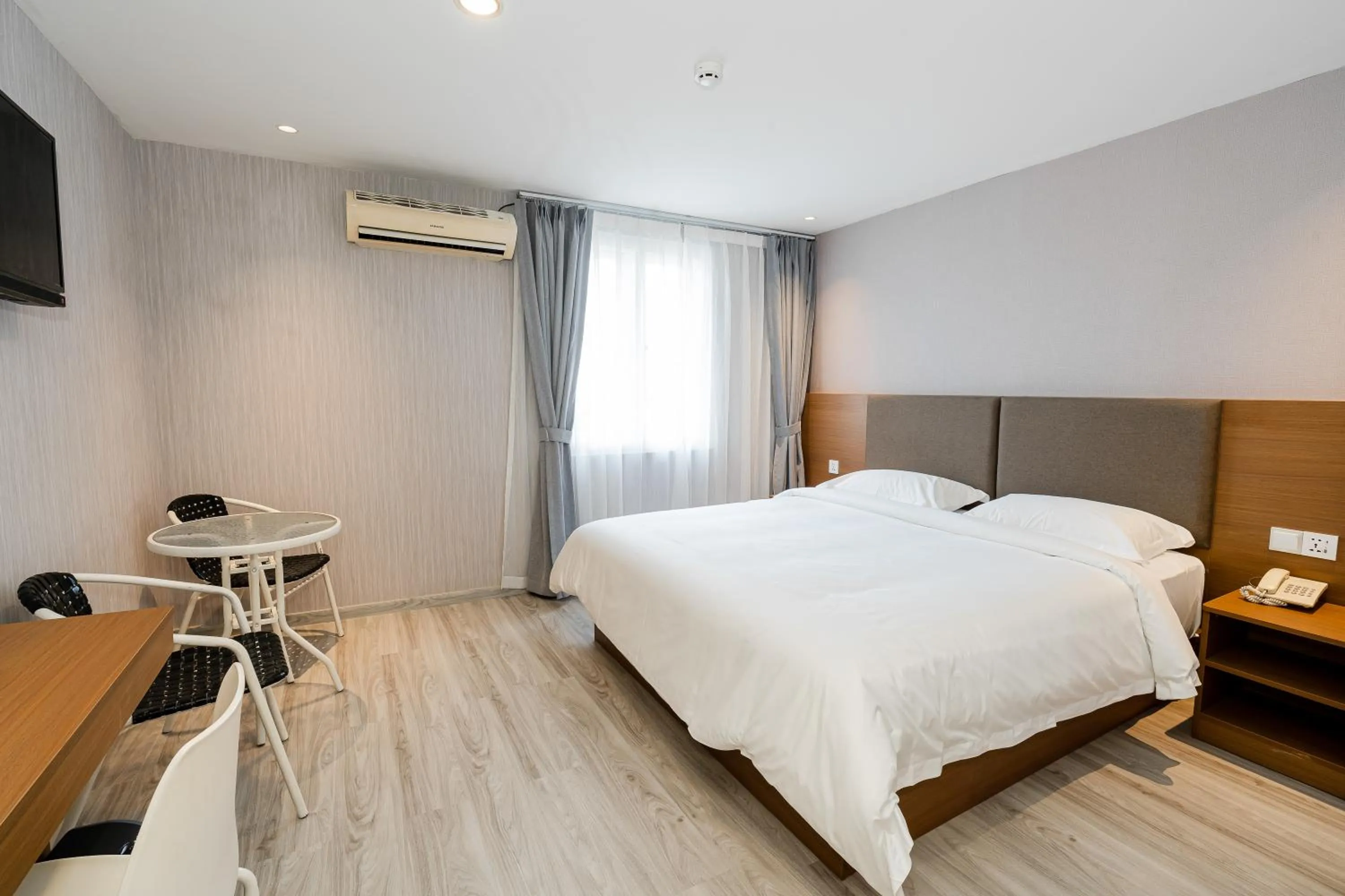 Bed in Aurea Delight Hotel