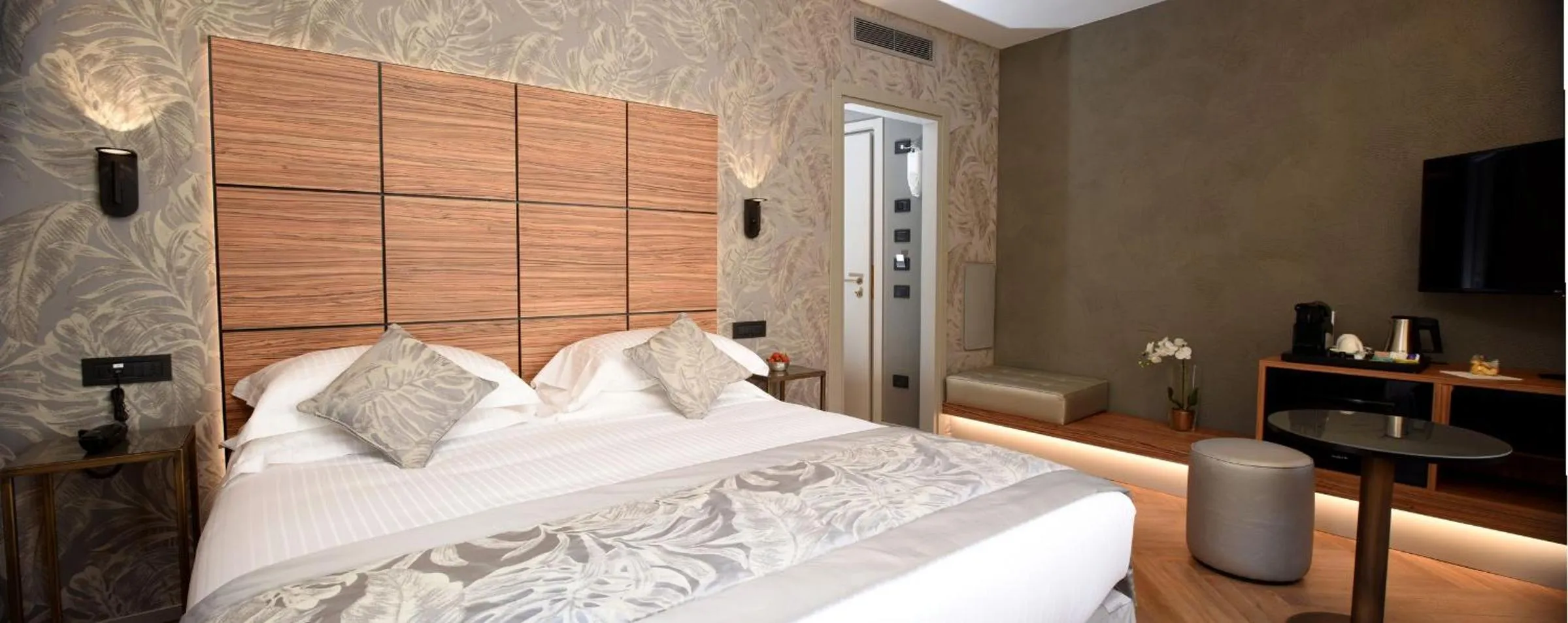 Bedroom, Bed in Rosa Salva Hotel