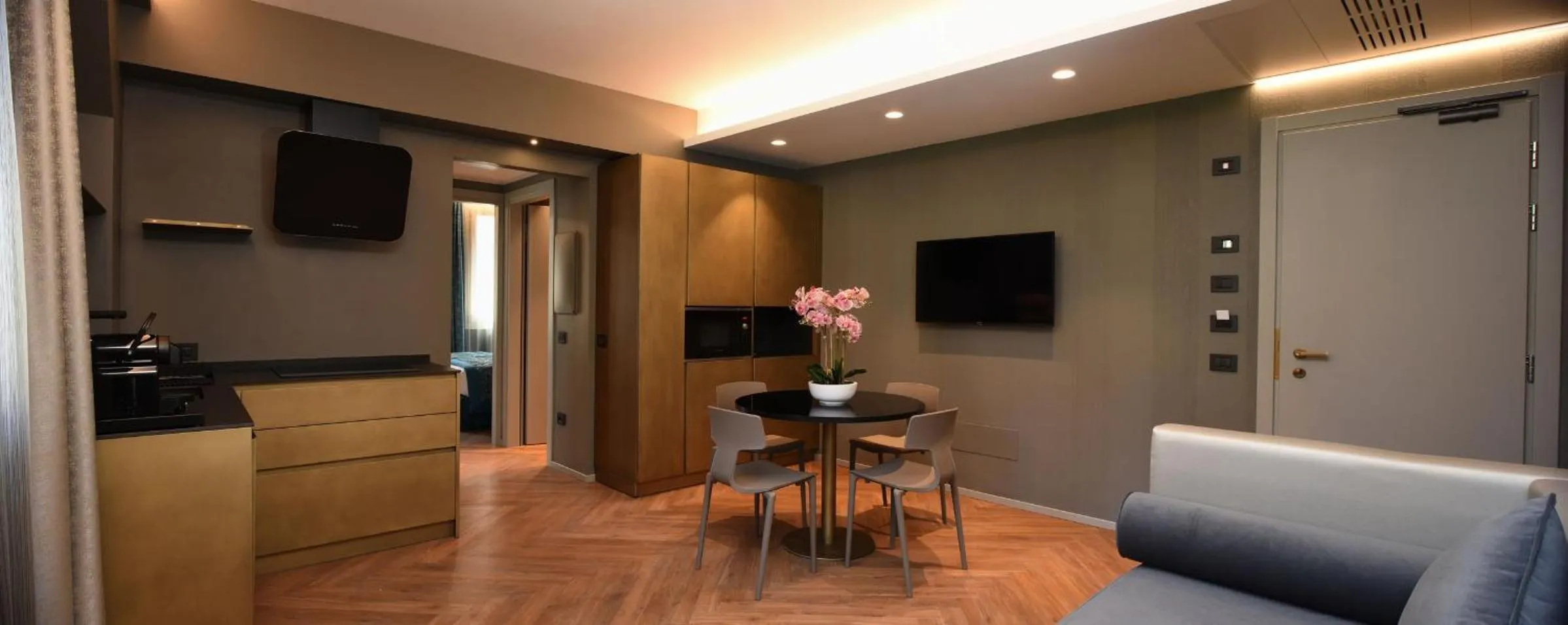 Kitchen or kitchenette in Rosa Salva Hotel