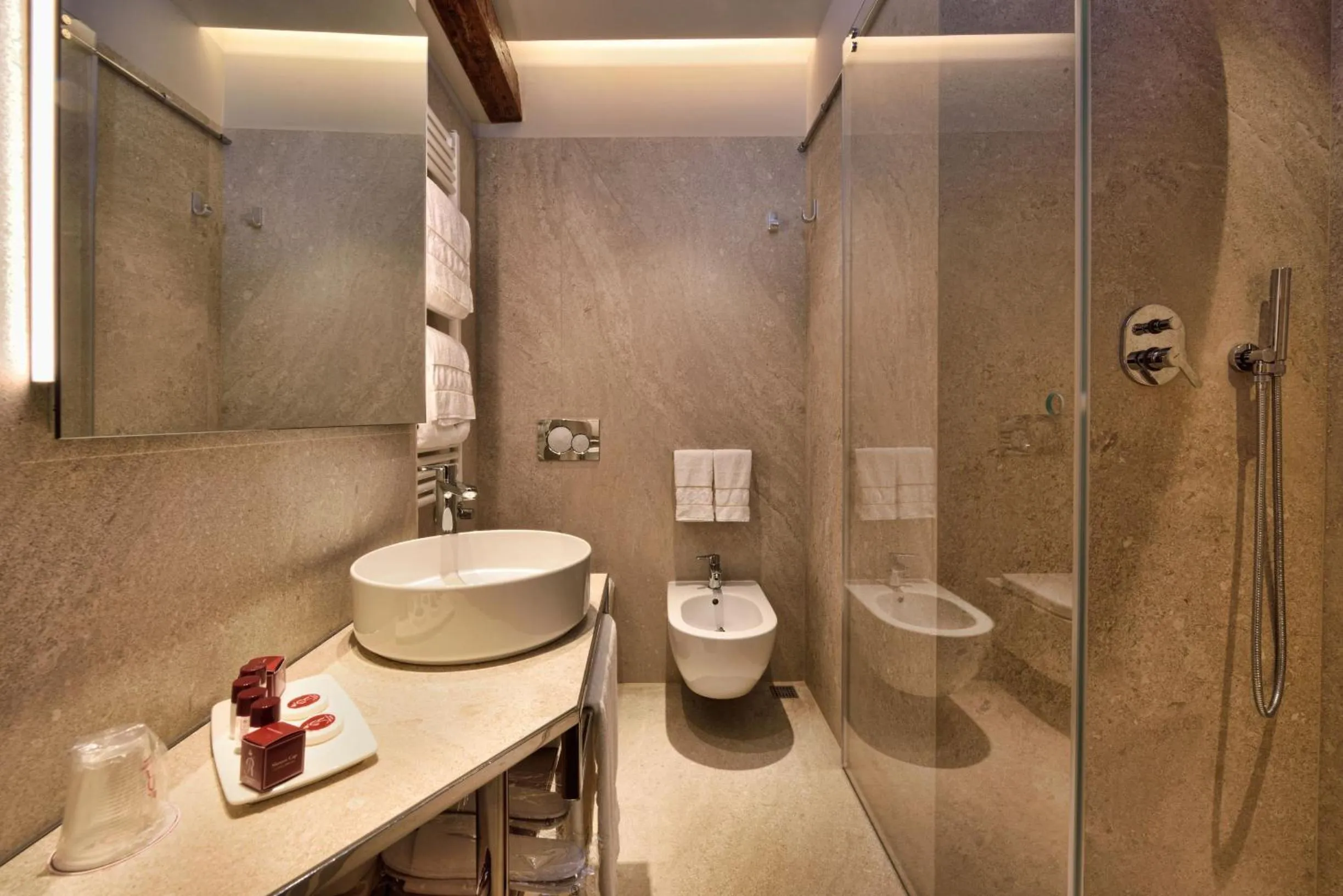 Shower in Rosa Salva Hotel