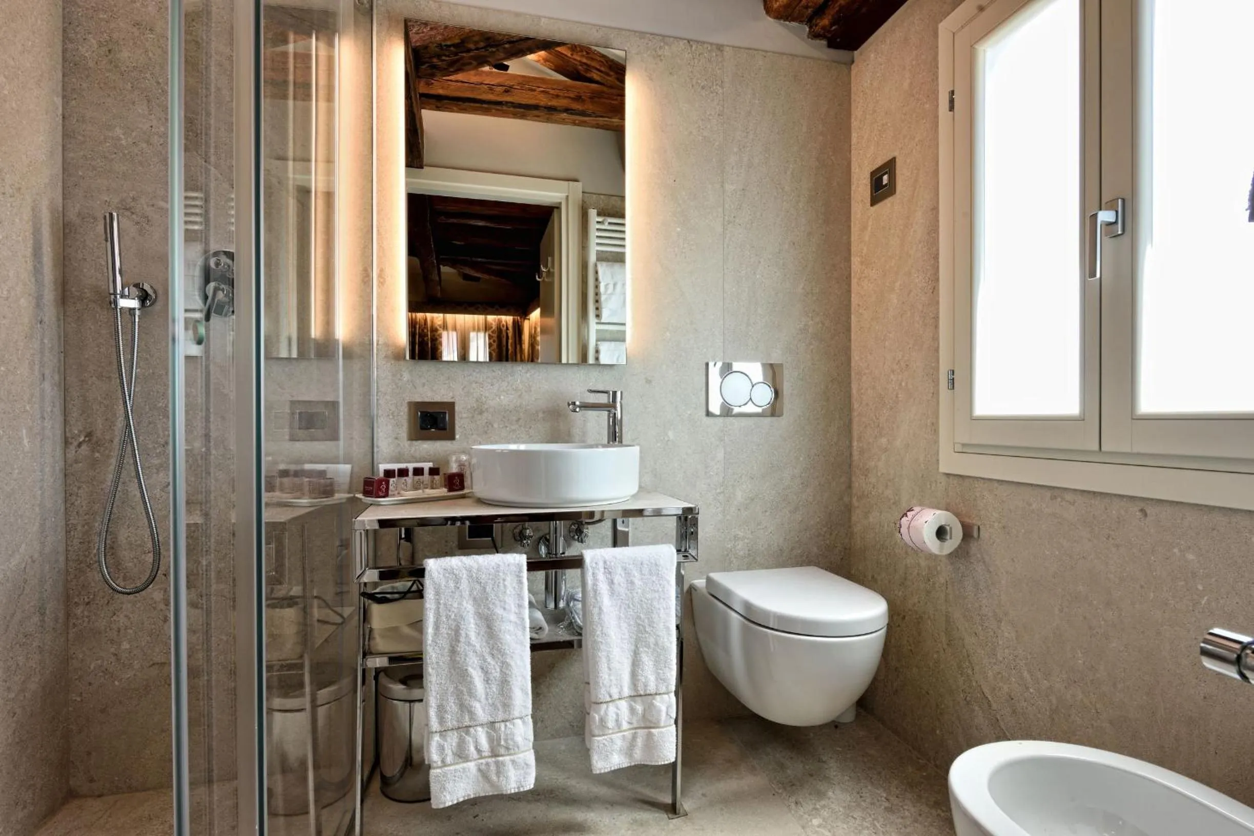 Shower in Rosa Salva Hotel