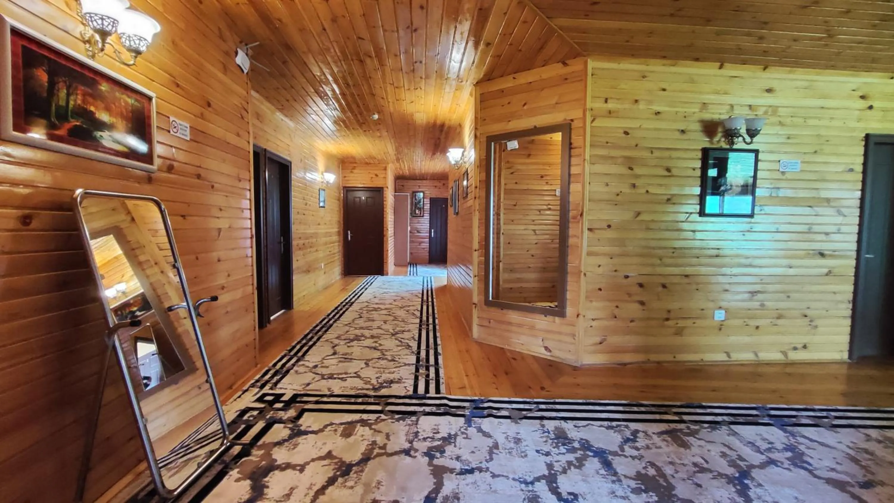 Property building in Kungut Hotel & Restaurant