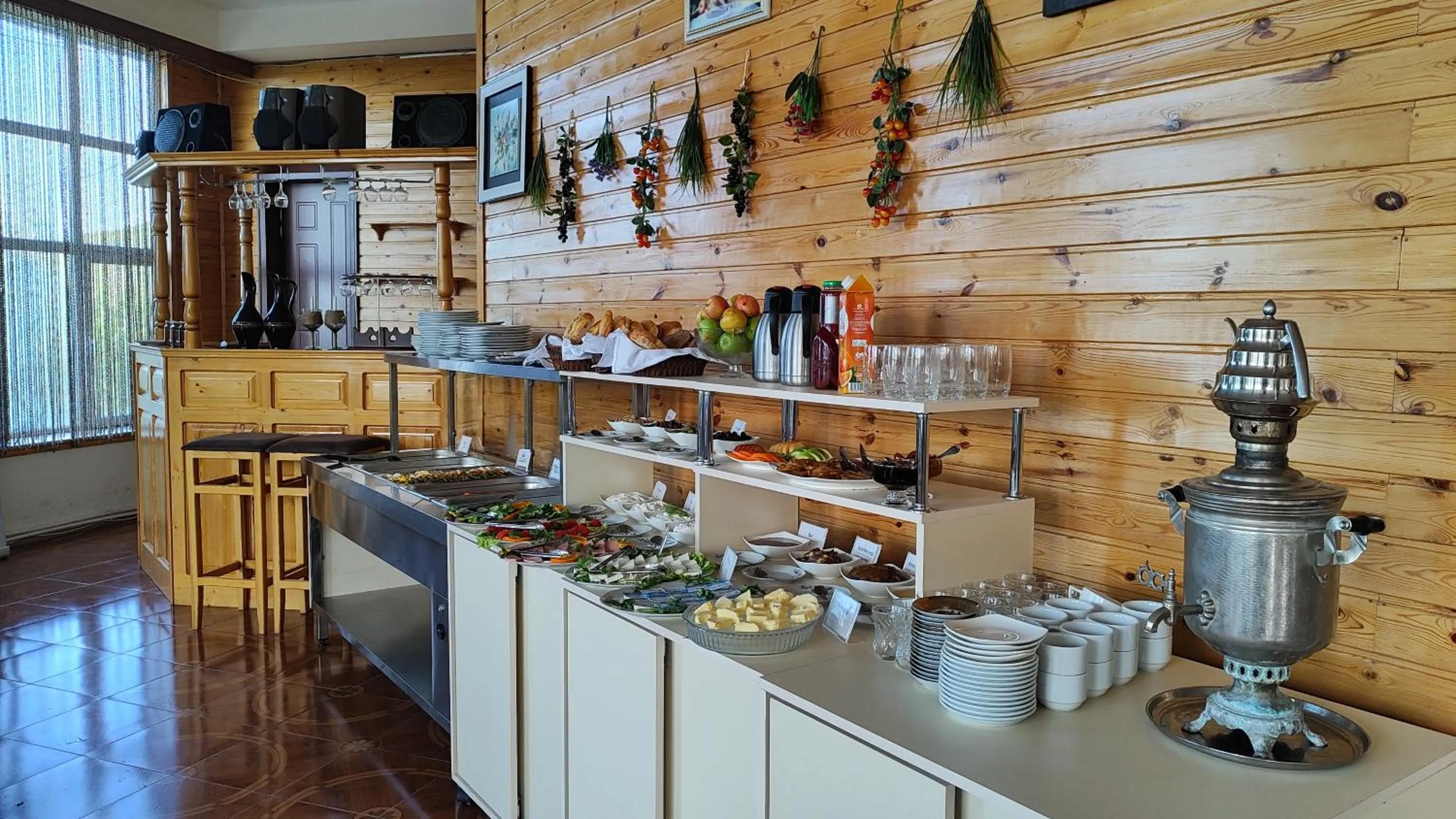 Restaurant/places to eat in Kungut Hotel & Restaurant