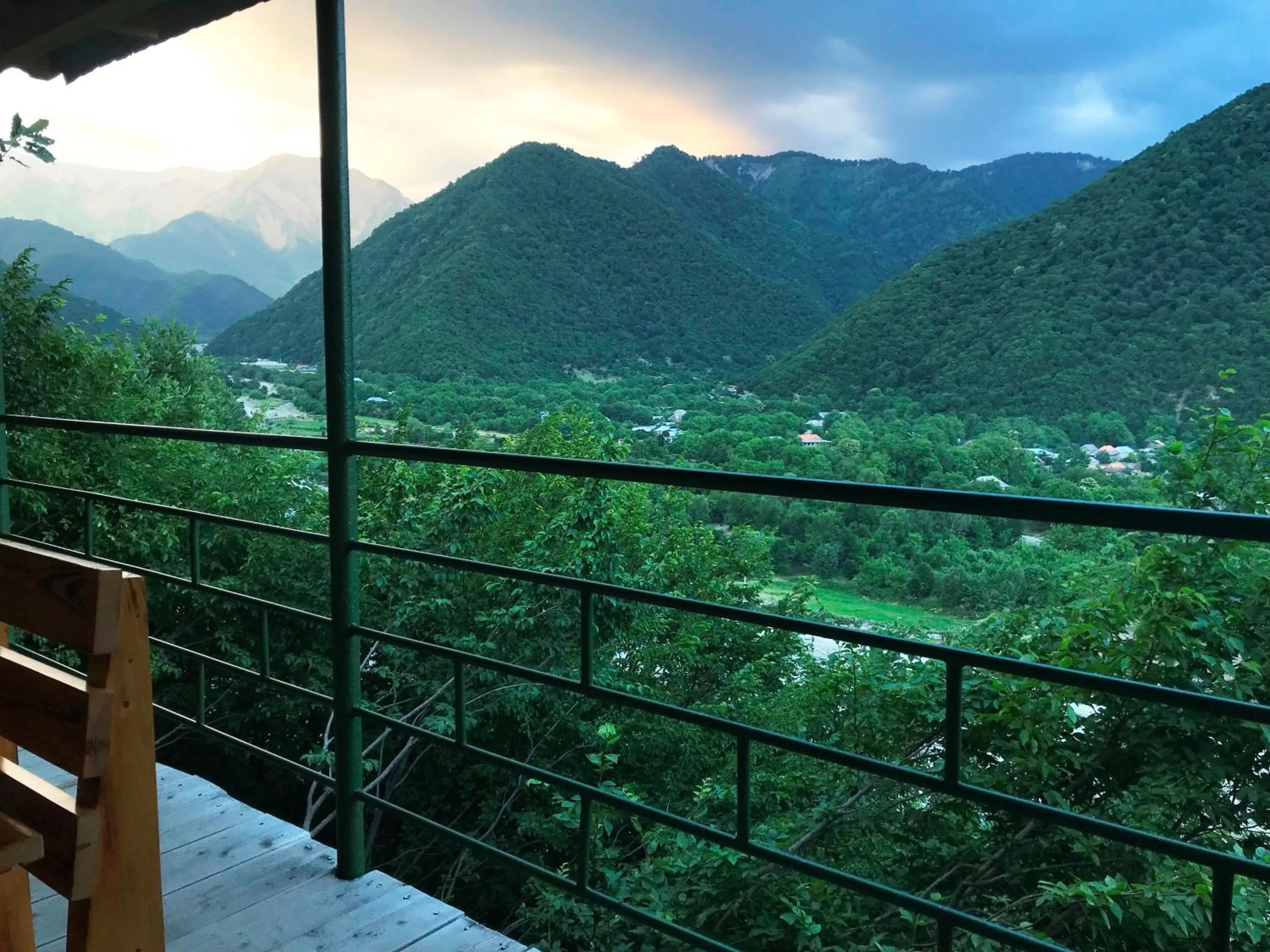 Restaurant/places to eat in Kungut Hotel & Restaurant