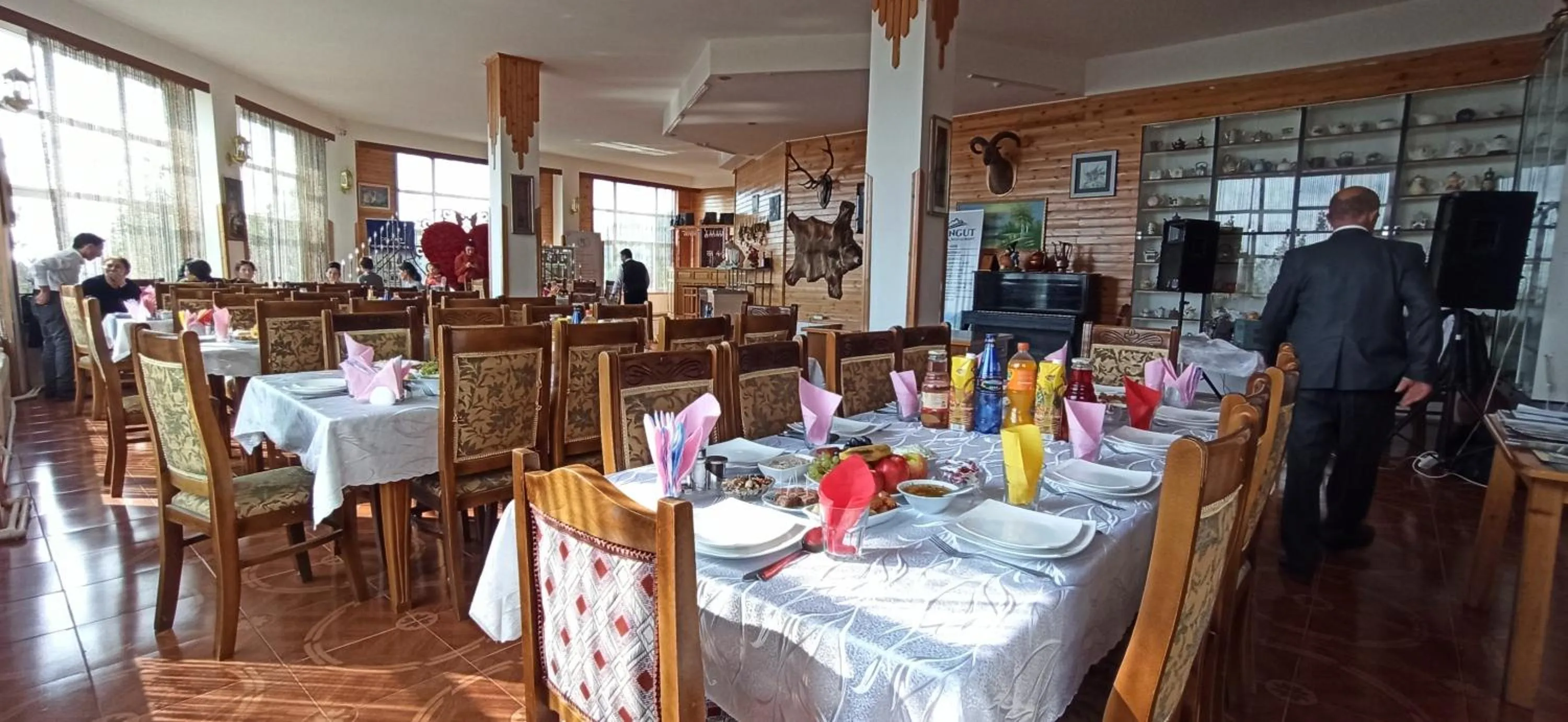 Restaurant/places to eat in Kungut Hotel & Restaurant