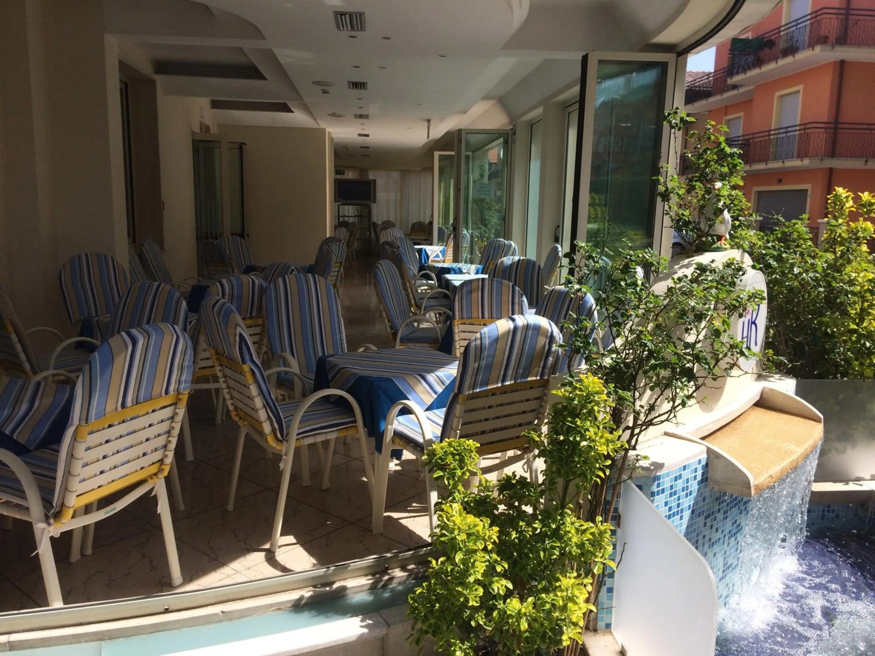 Communal lounge/ TV room in Hotel Royal