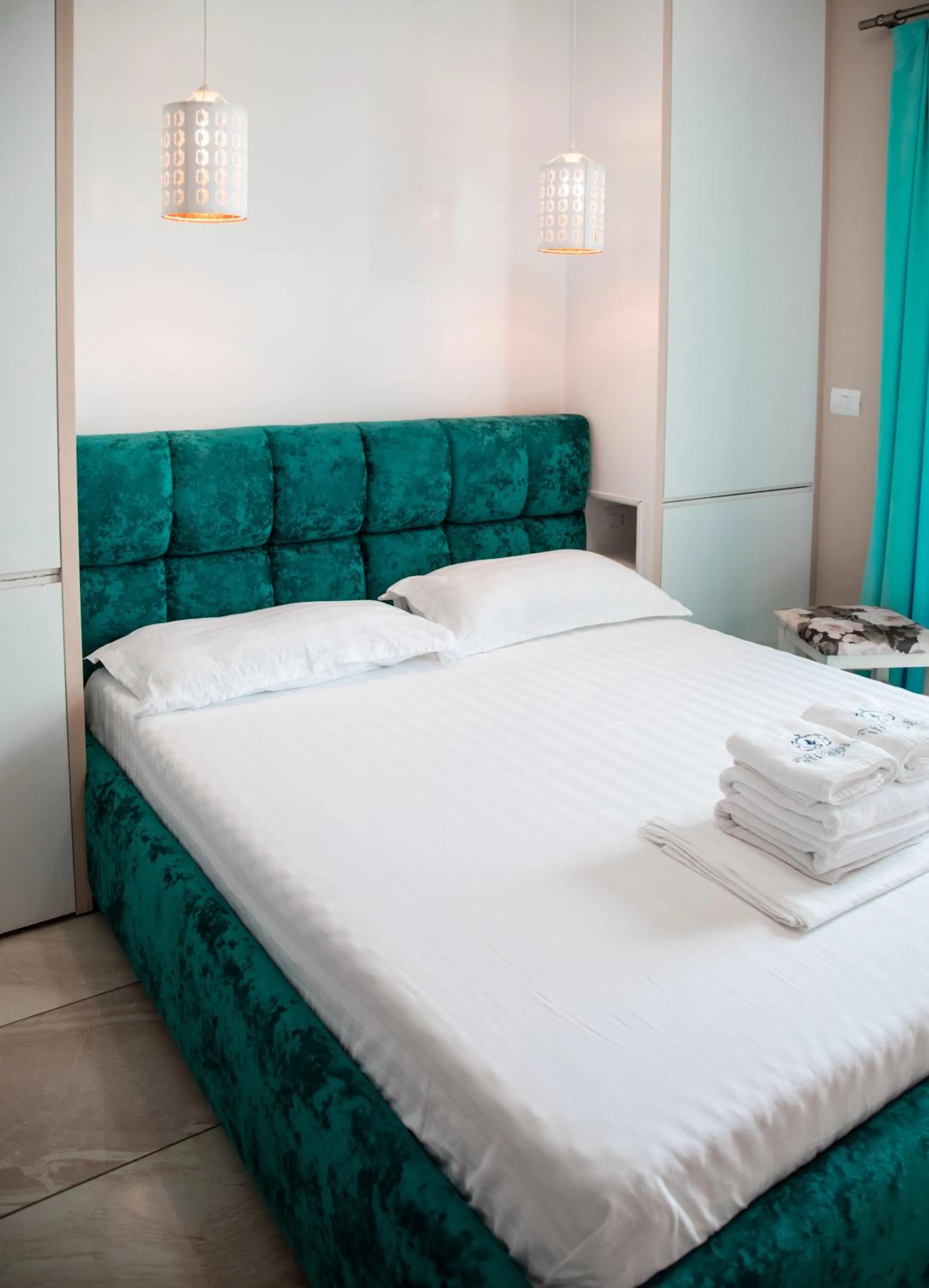 Bed in Vila e Bardhe Butique Hotel