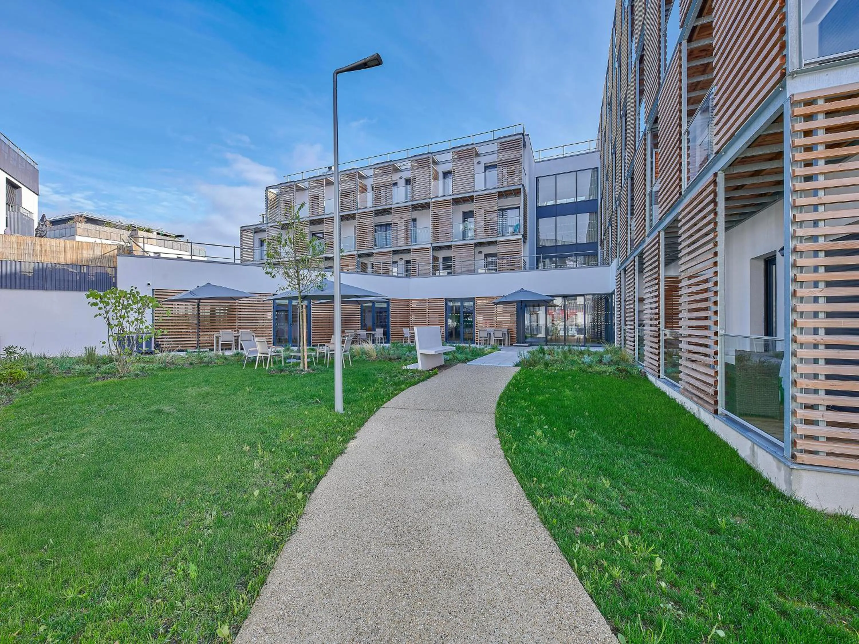 Property building in Zenao Appart'hôtels Cenon