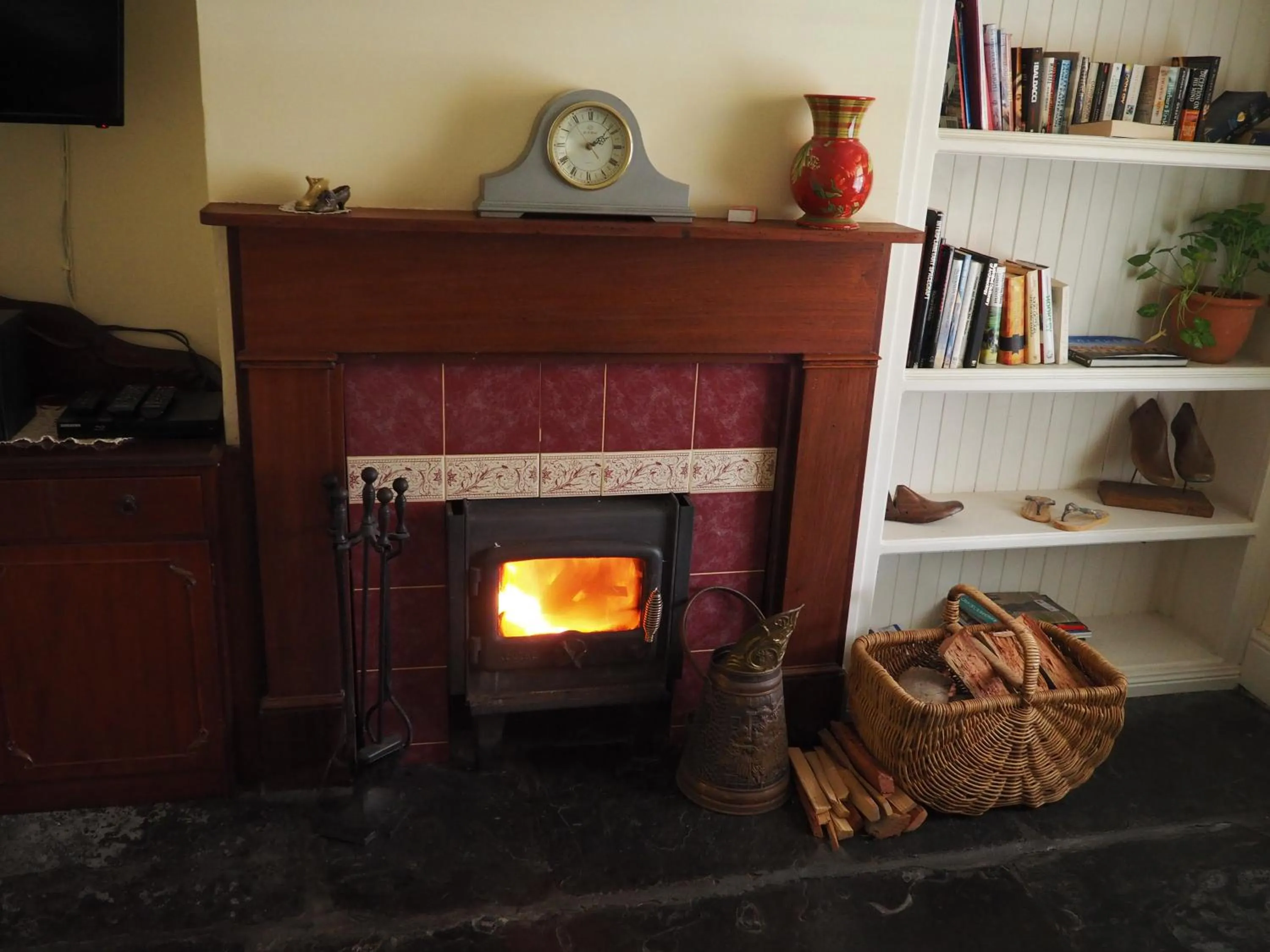 Living room in Cobblers Cottage B&B