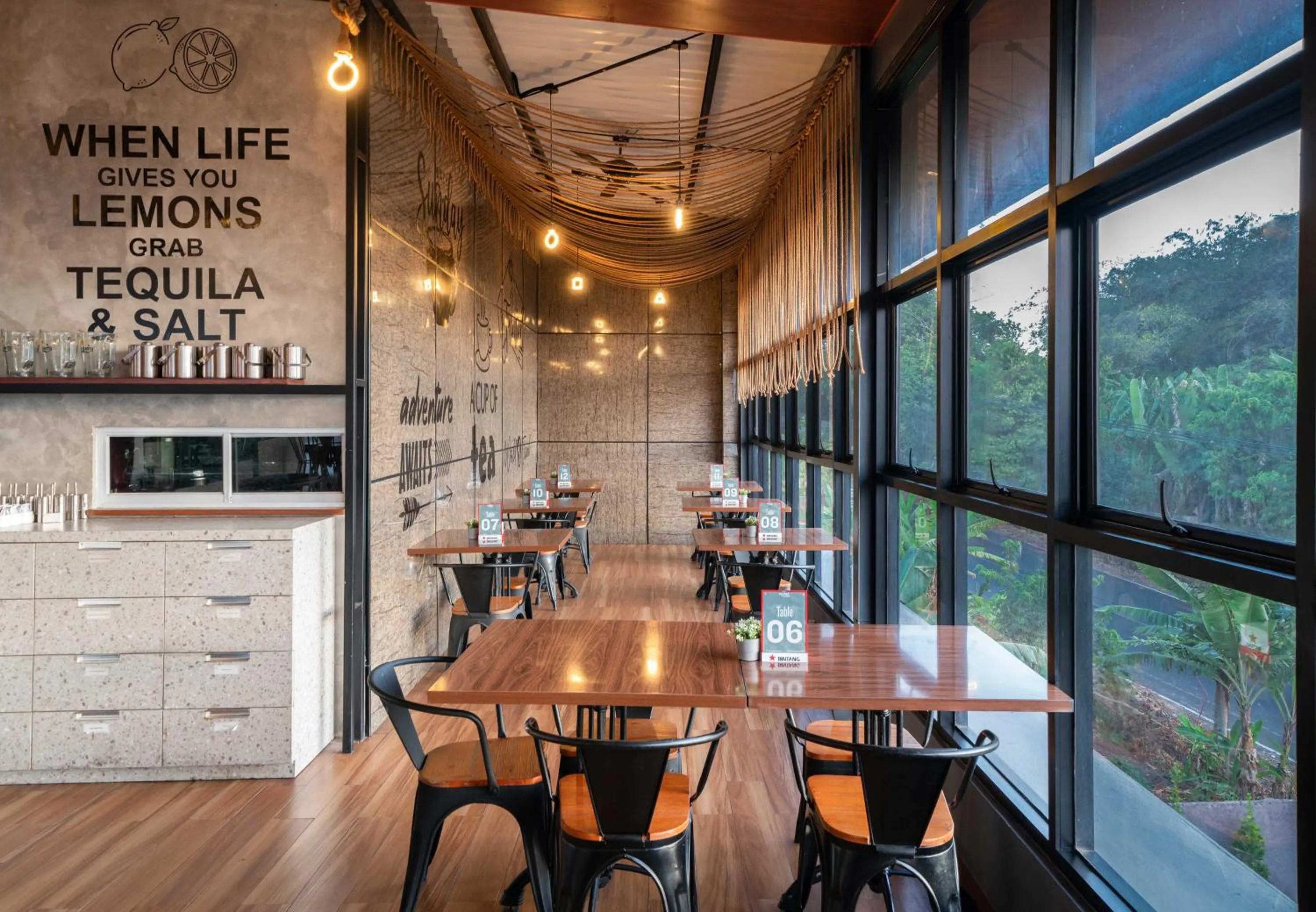 Restaurant/places to eat in KYRIAD M2 LAMPUNG