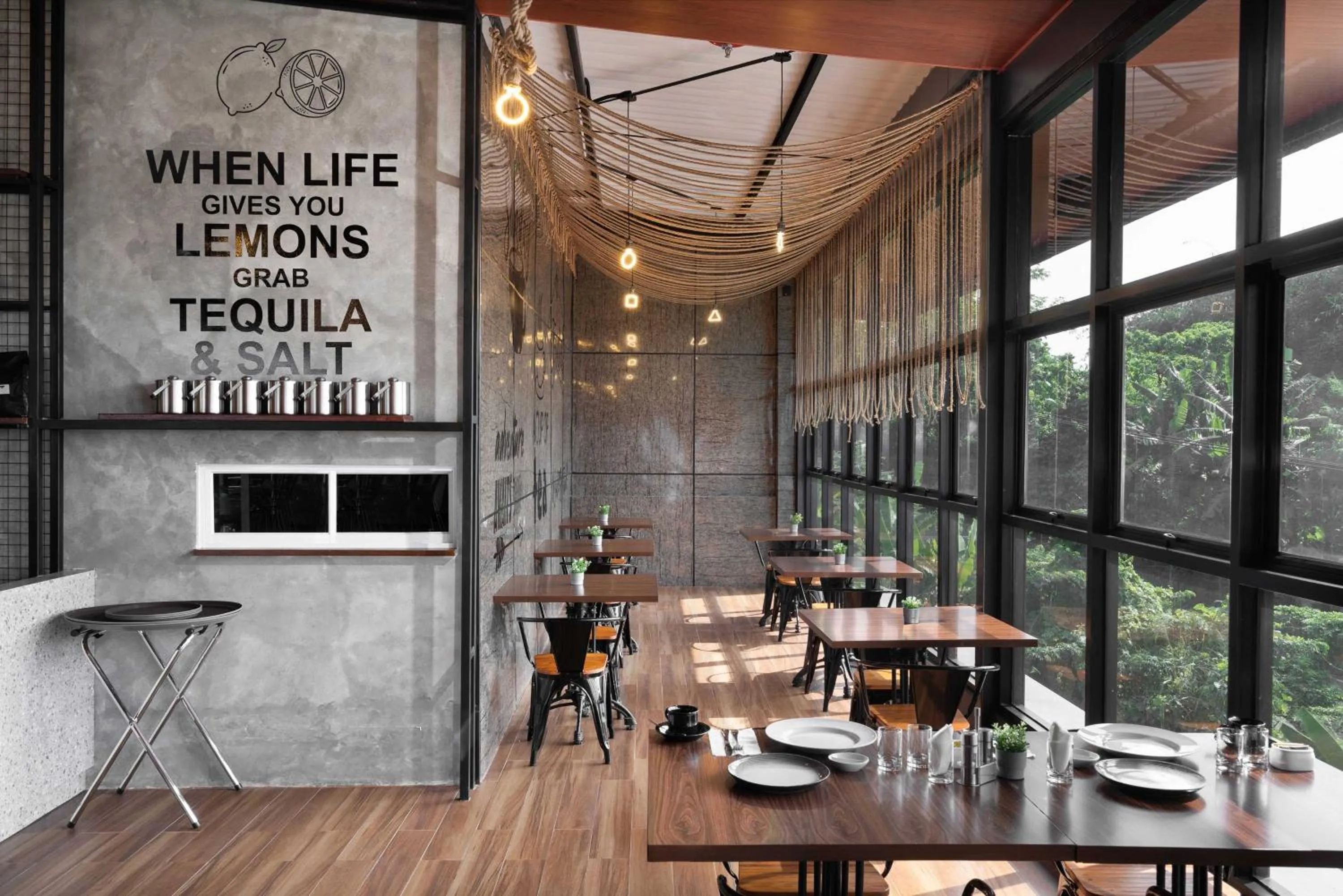 Restaurant/places to eat in KYRIAD M2 LAMPUNG